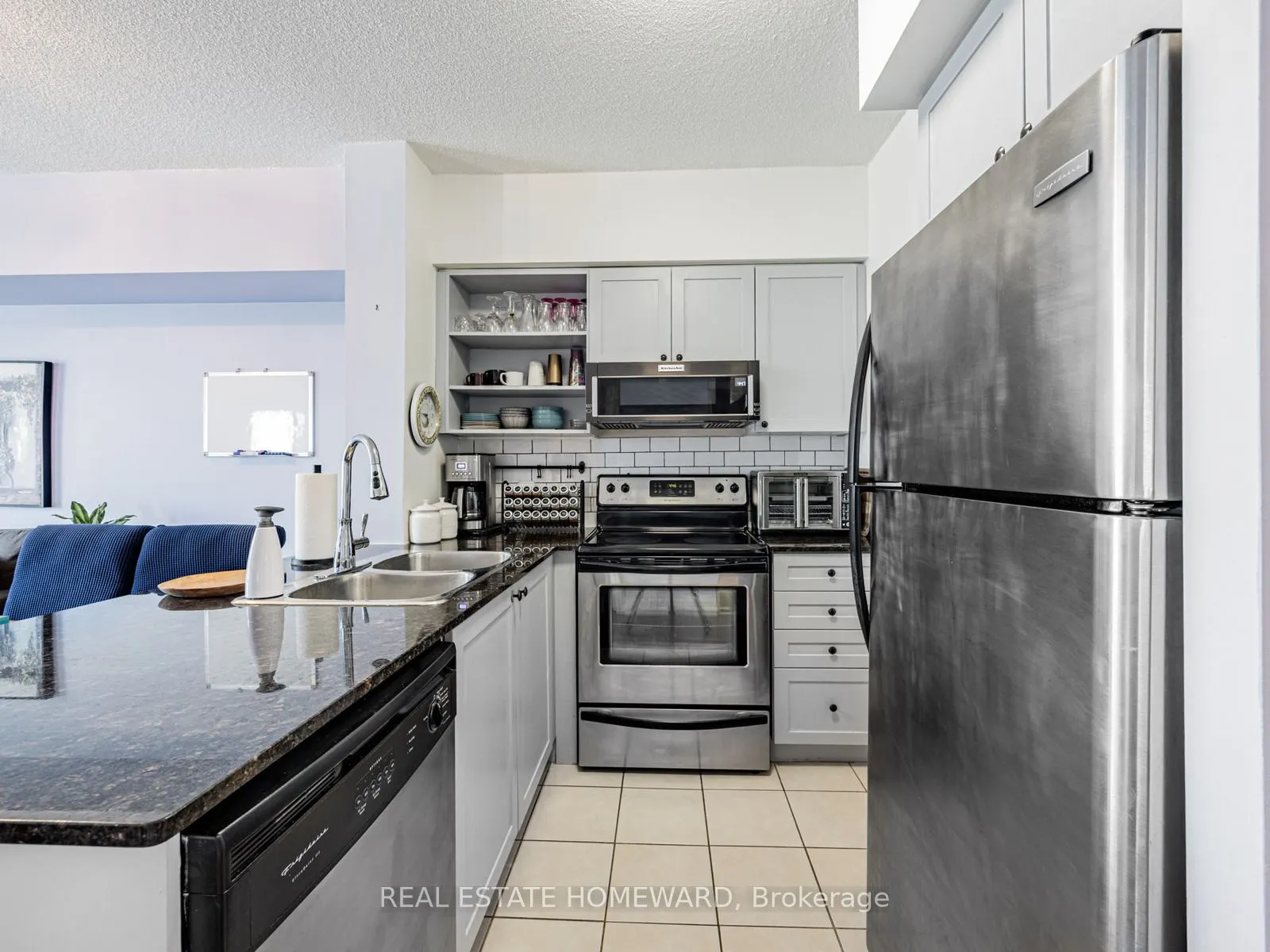 120 Dallimore Circle, #814