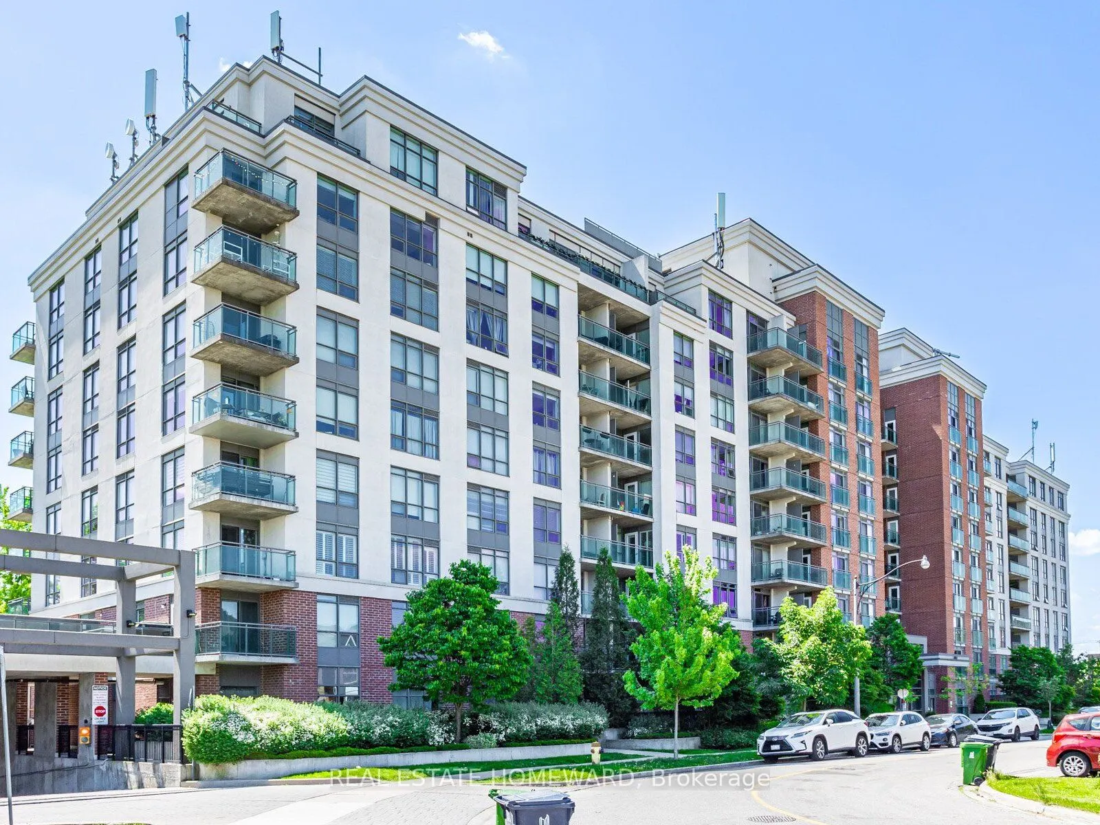 120 Dallimore Circle, #814