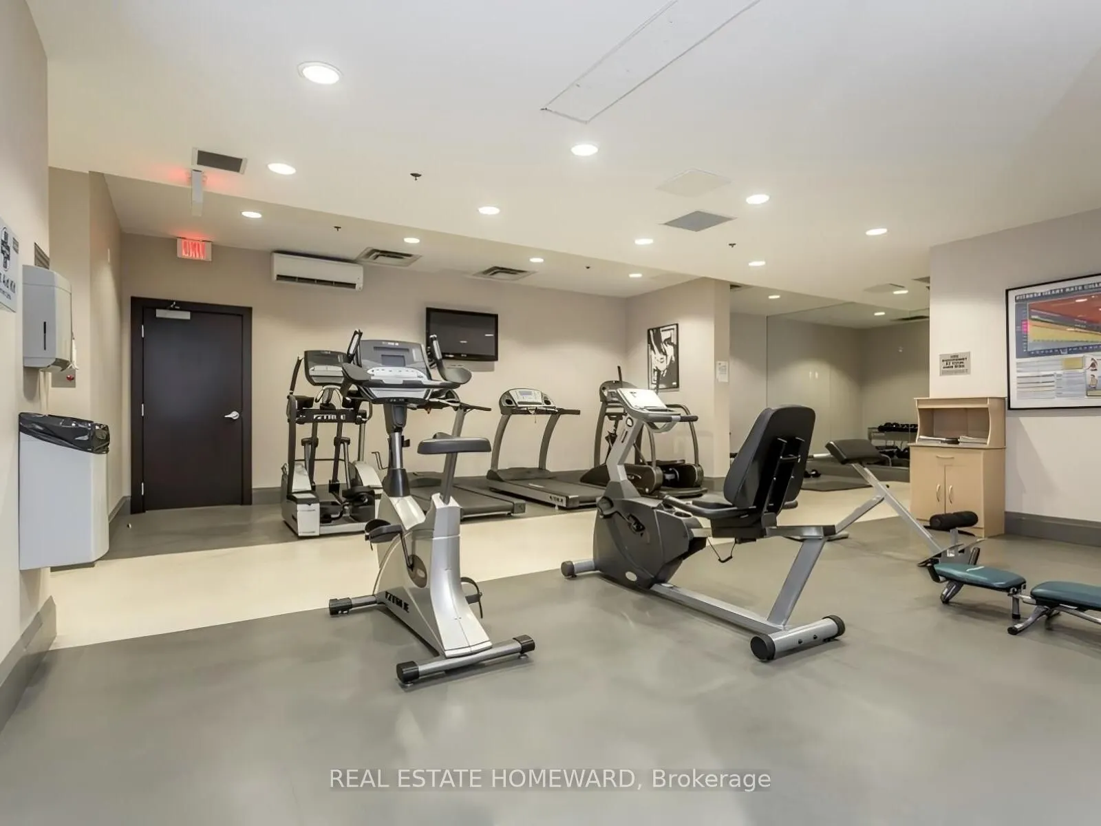 120 Dallimore Circle, #814