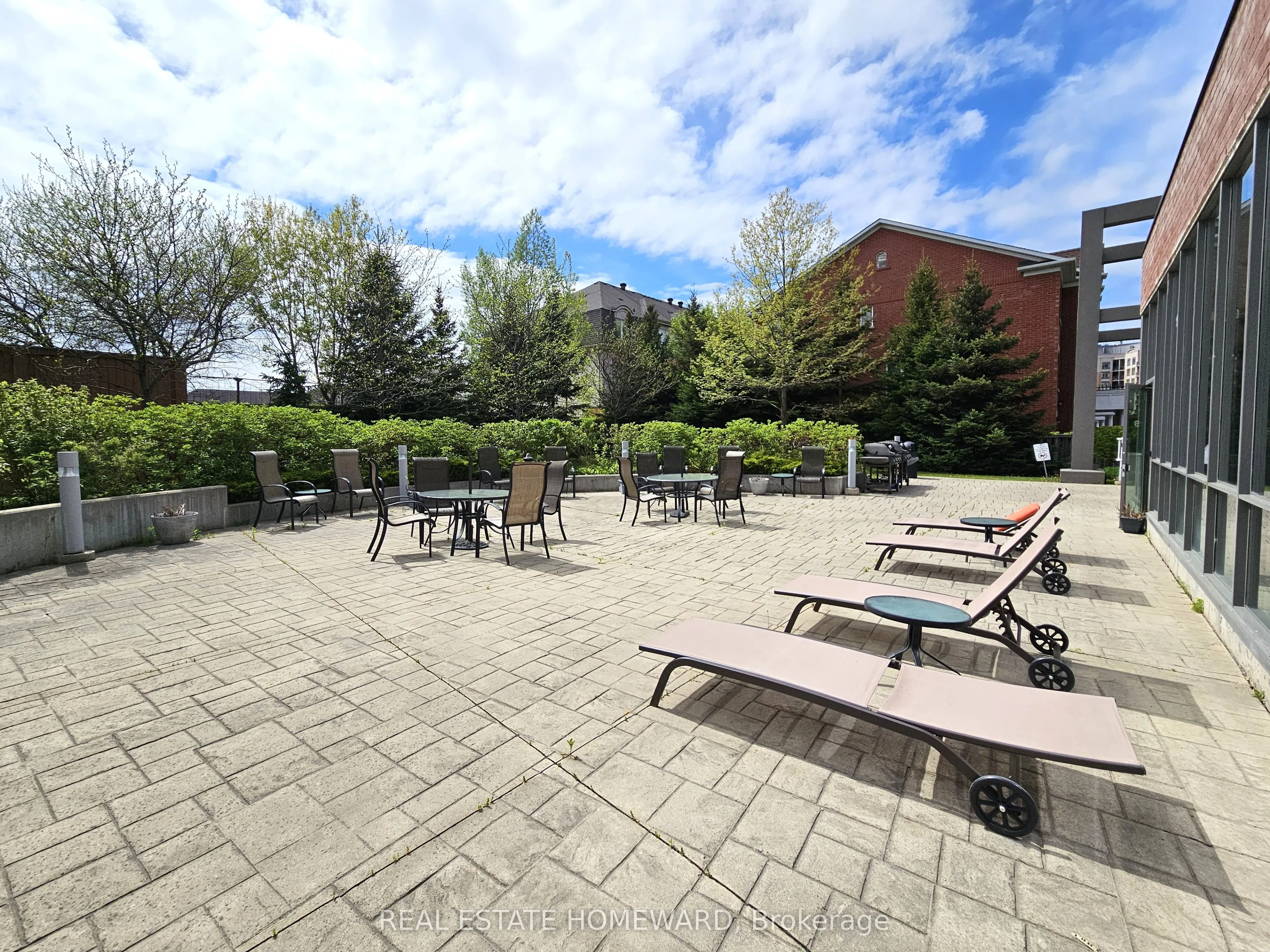 120 Dallimore Circle, #814
