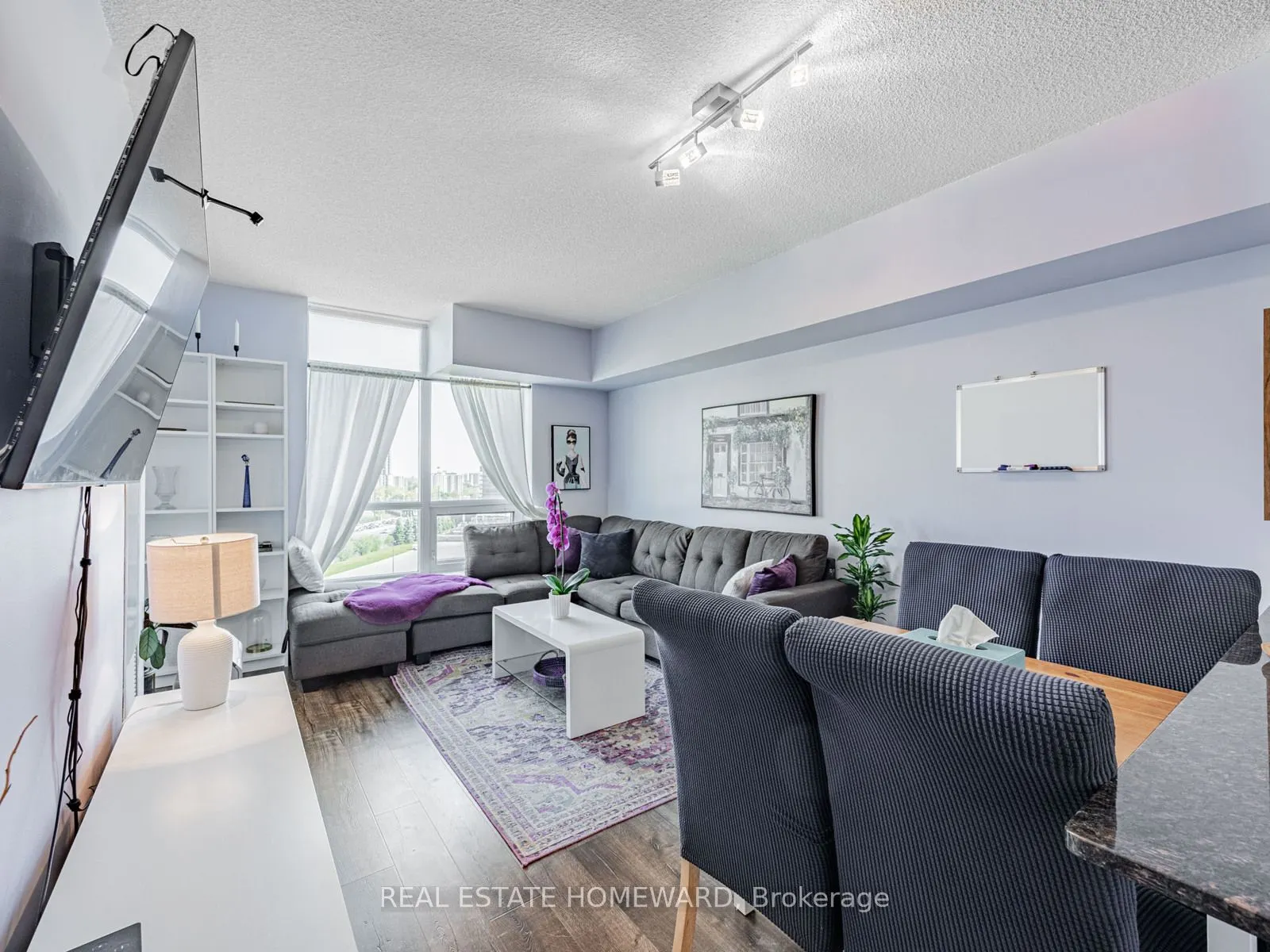 120 Dallimore Circle, #814
