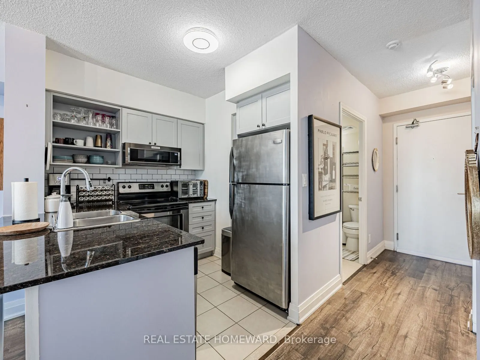 120 Dallimore Circle, #814