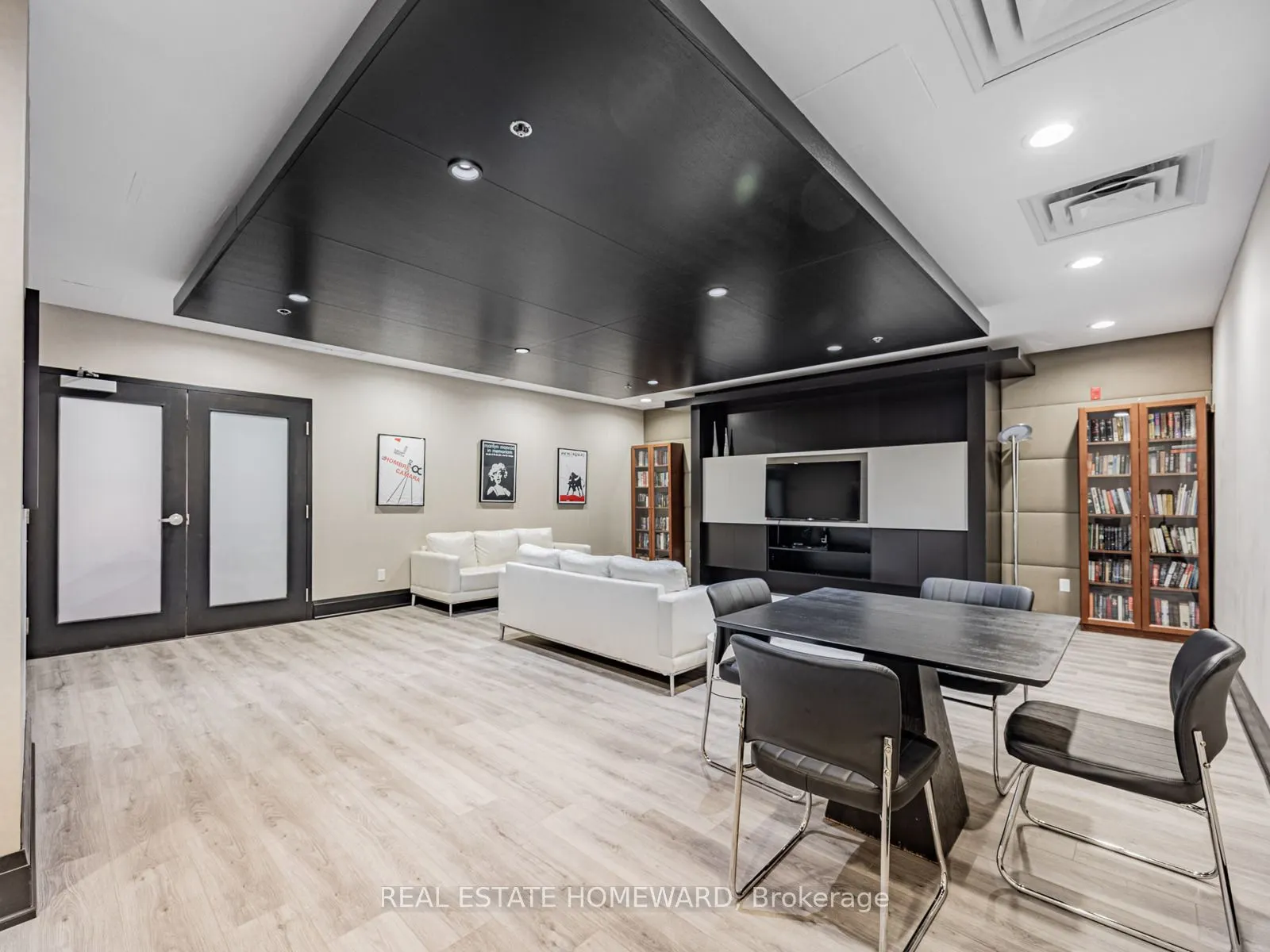 120 Dallimore Circle, #814