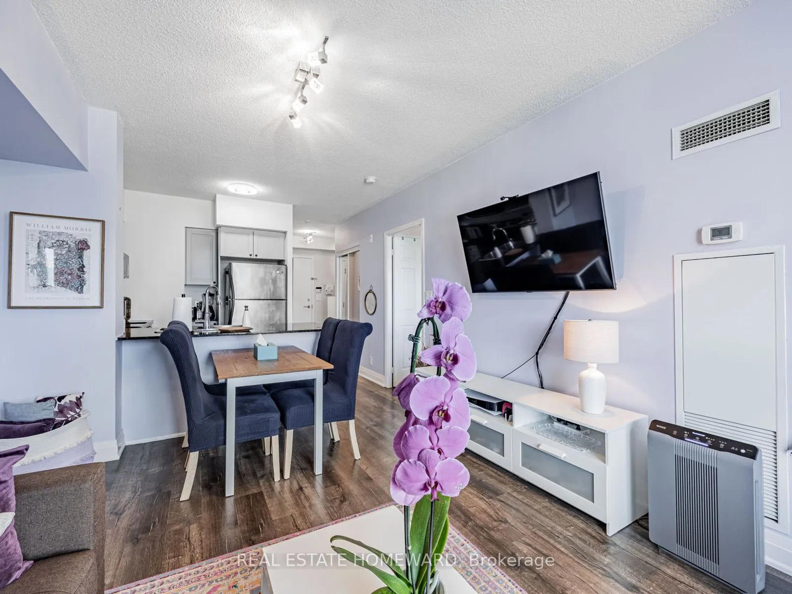 120 Dallimore Circle, #814