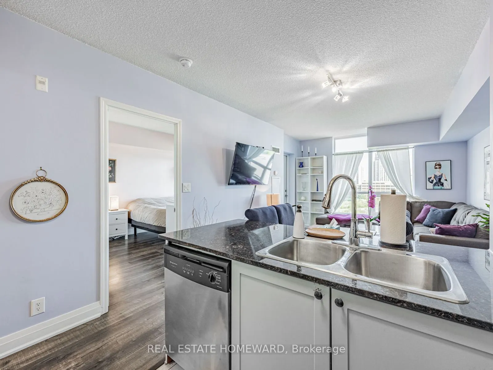 120 Dallimore Circle, #814