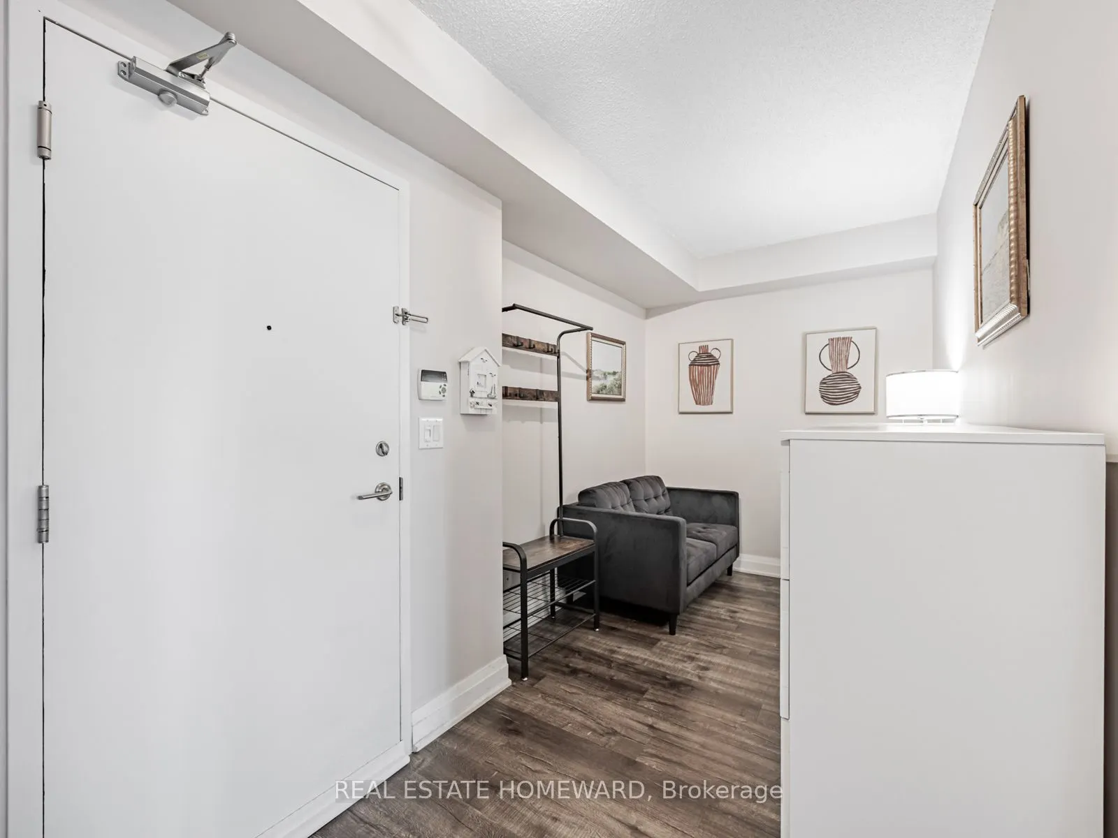 120 Dallimore Circle, #814