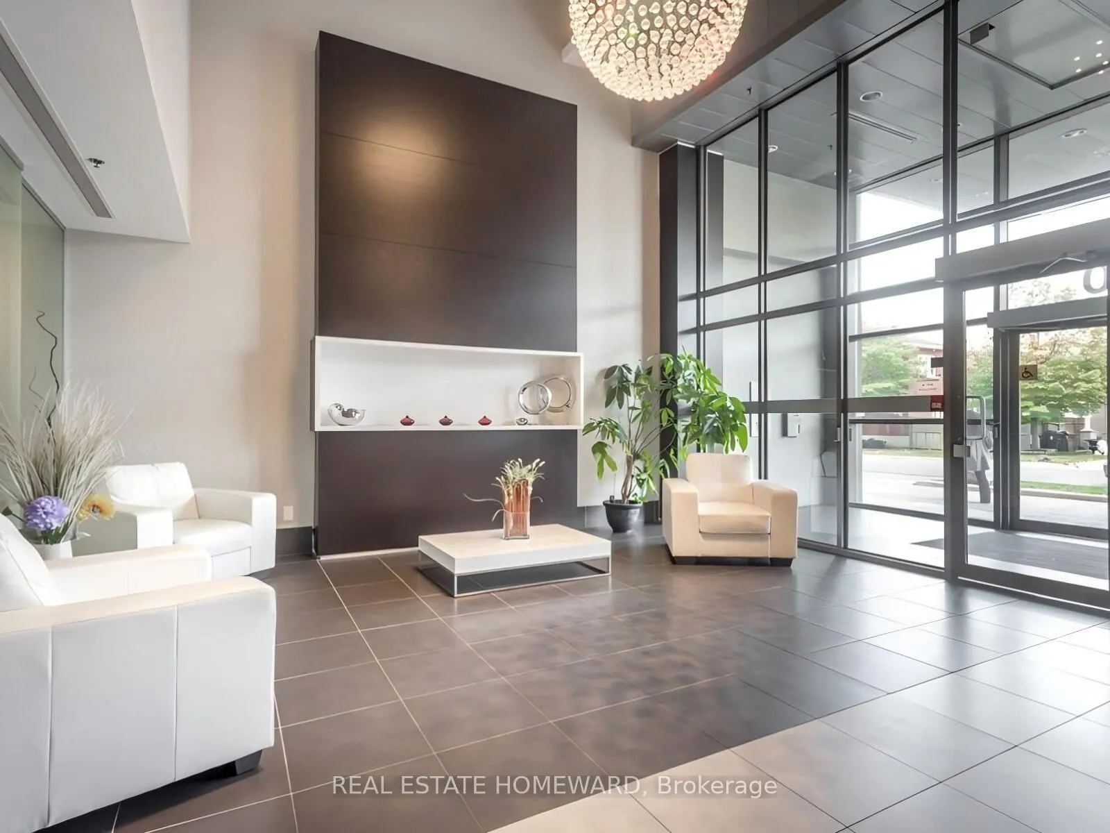 120 Dallimore Circle, #814