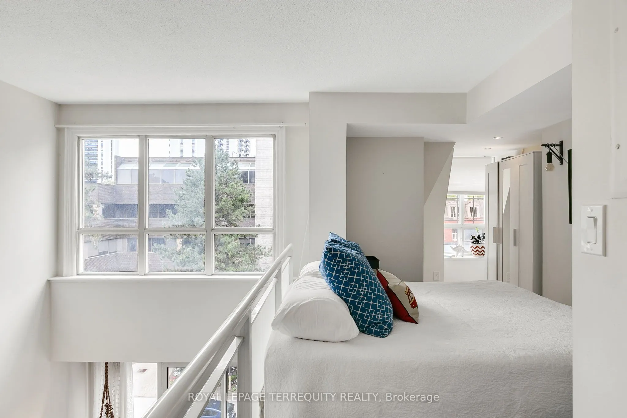 119 Merton Street, #408