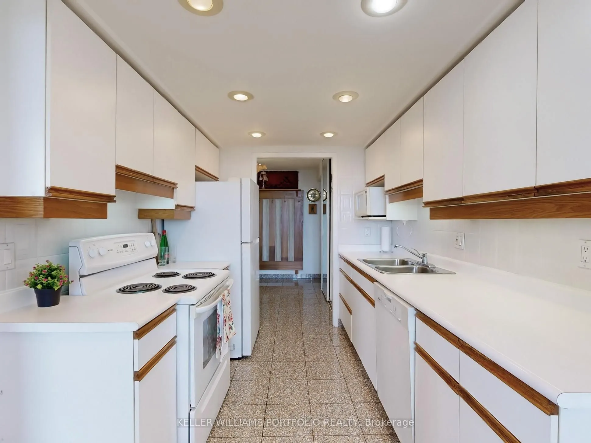 135 Antibes Drive, ##2104