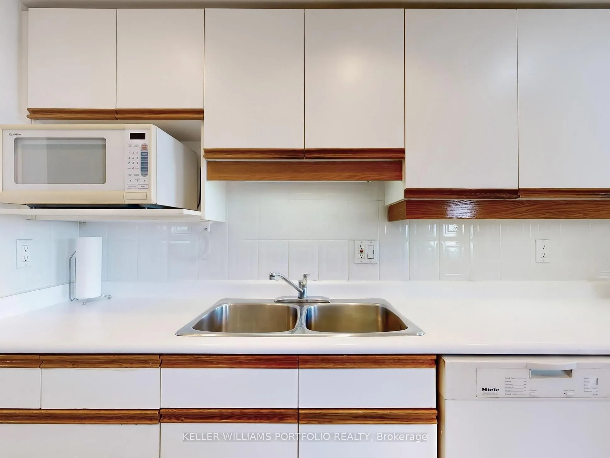 135 Antibes Drive, ##2104