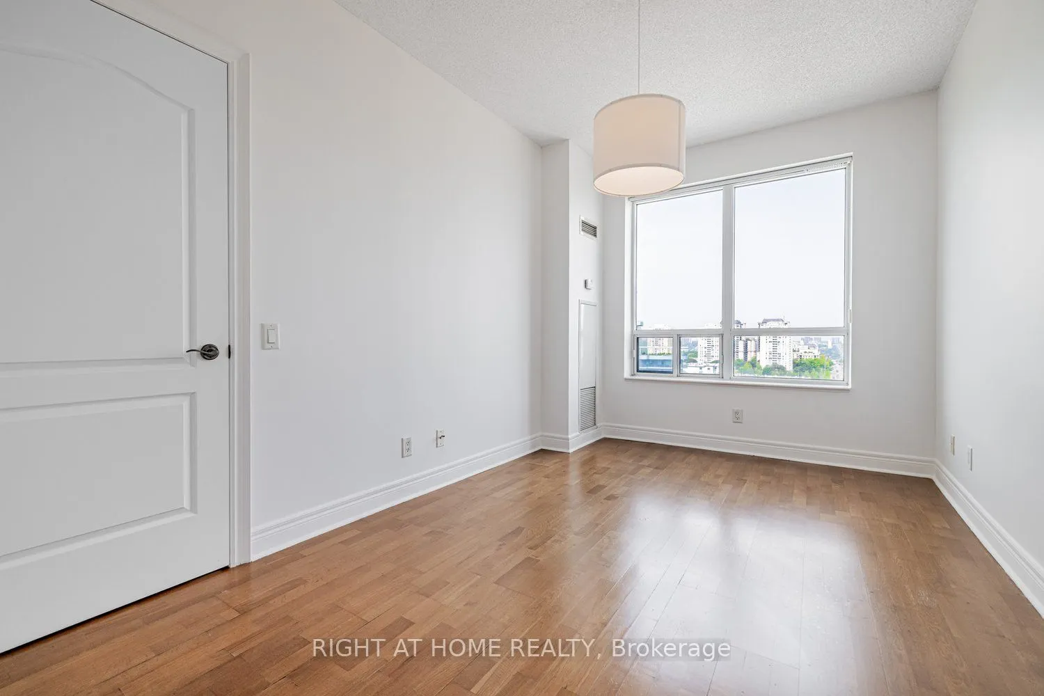 1 Clairtrell Road, #RG1