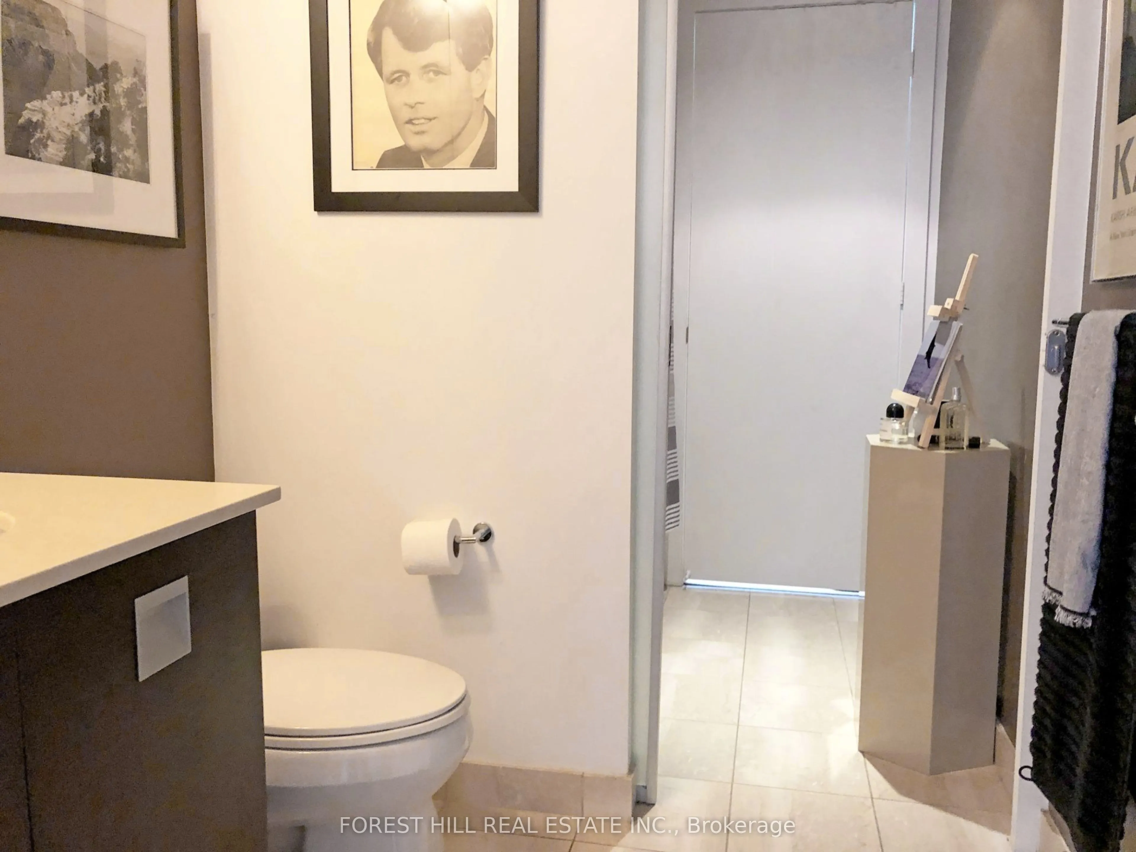 33 Charles Street E, #2511