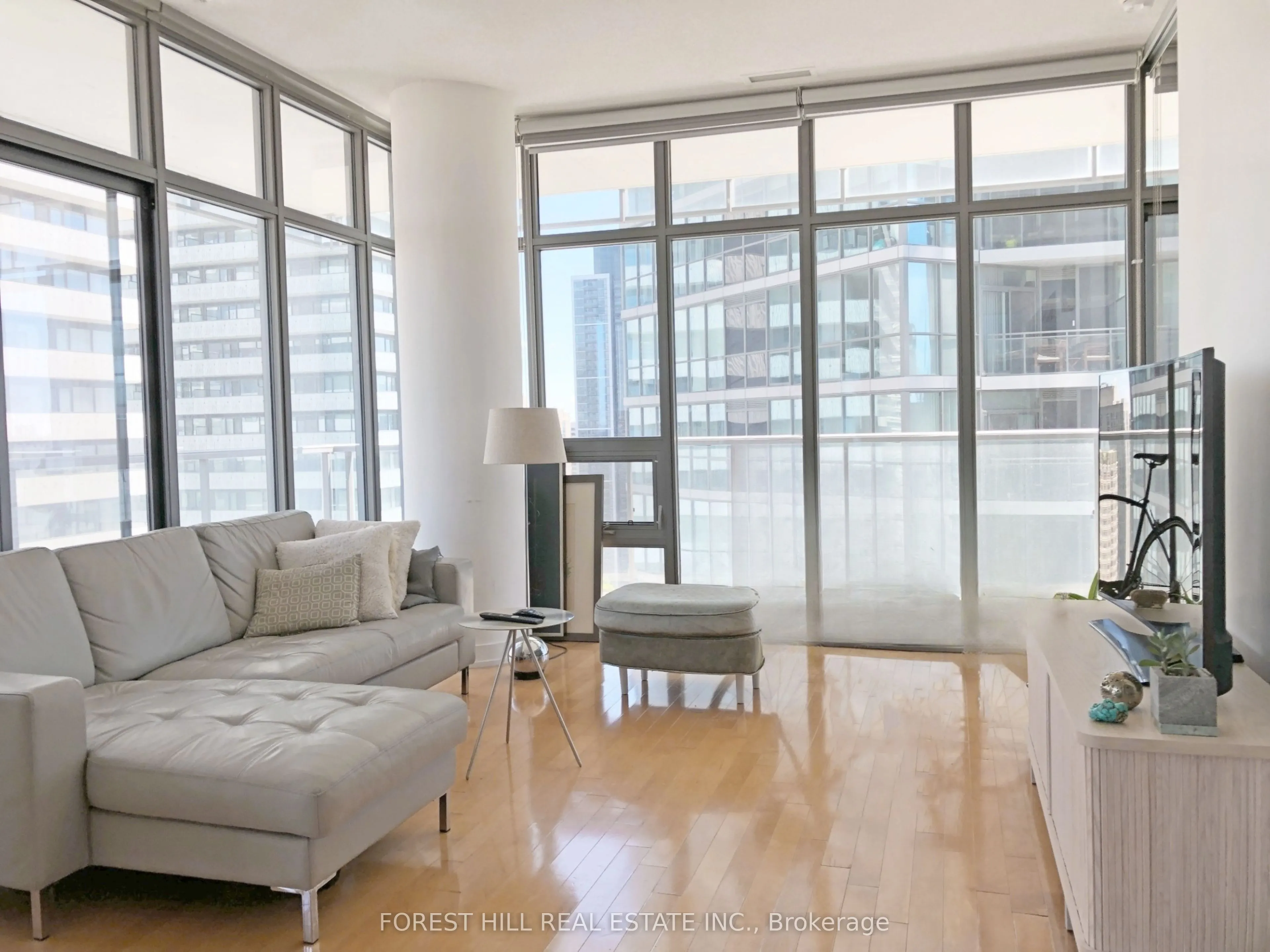 33 Charles Street E, #2511