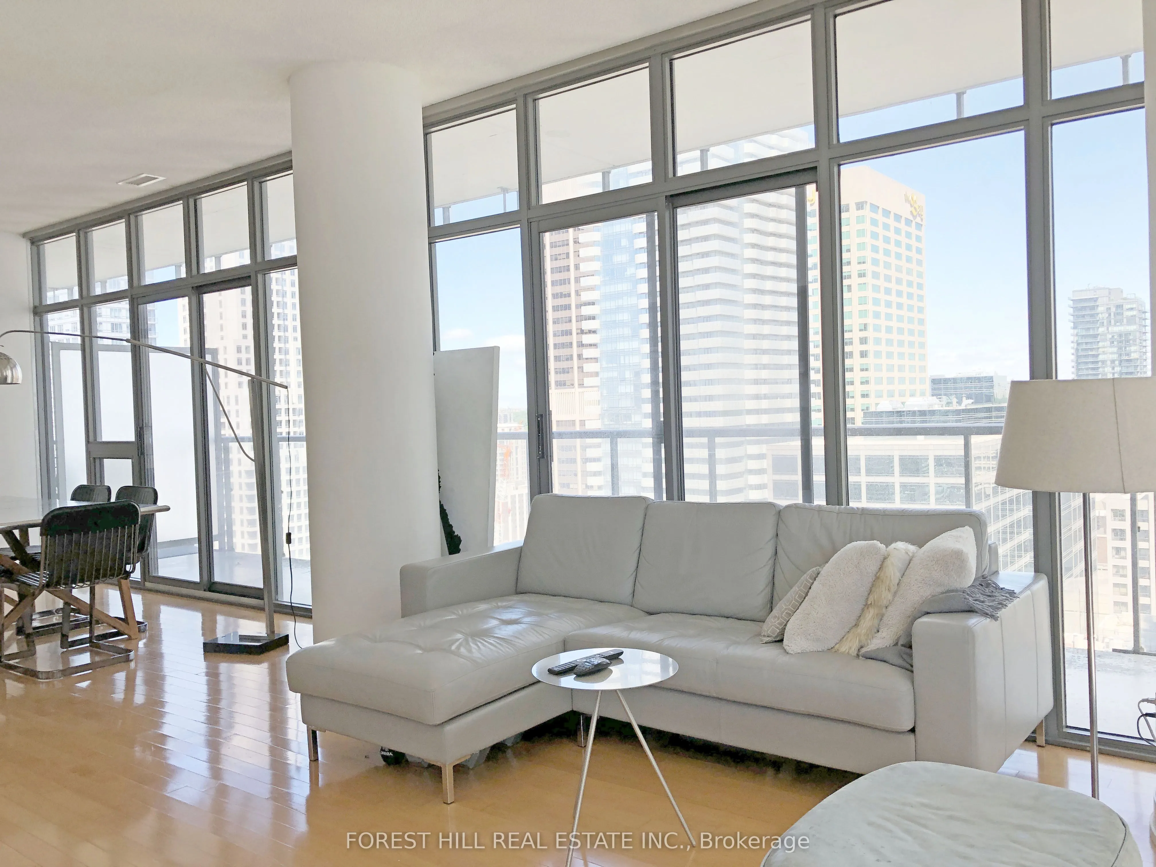 33 Charles Street E, #2511