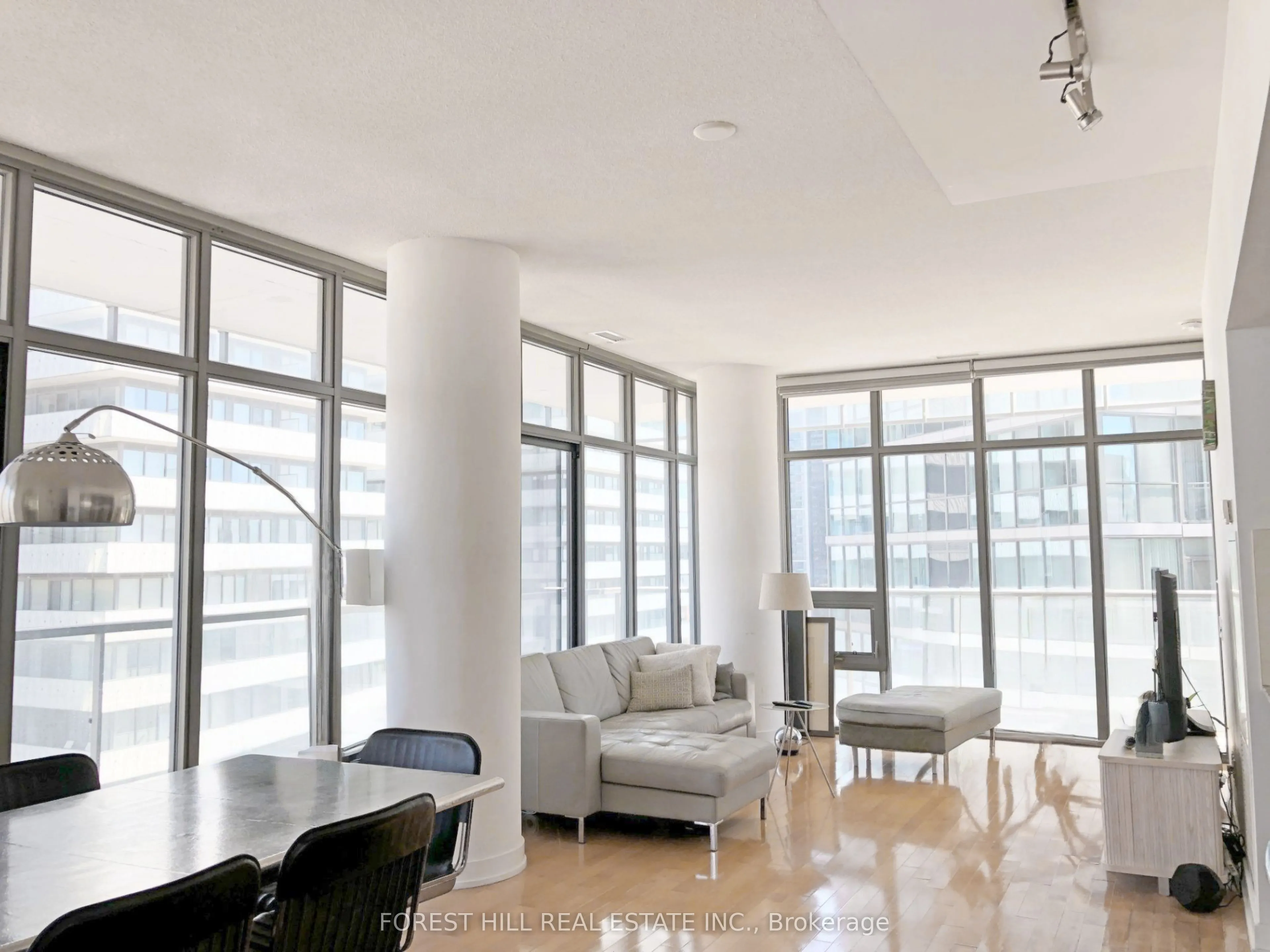 33 Charles Street E, #2511