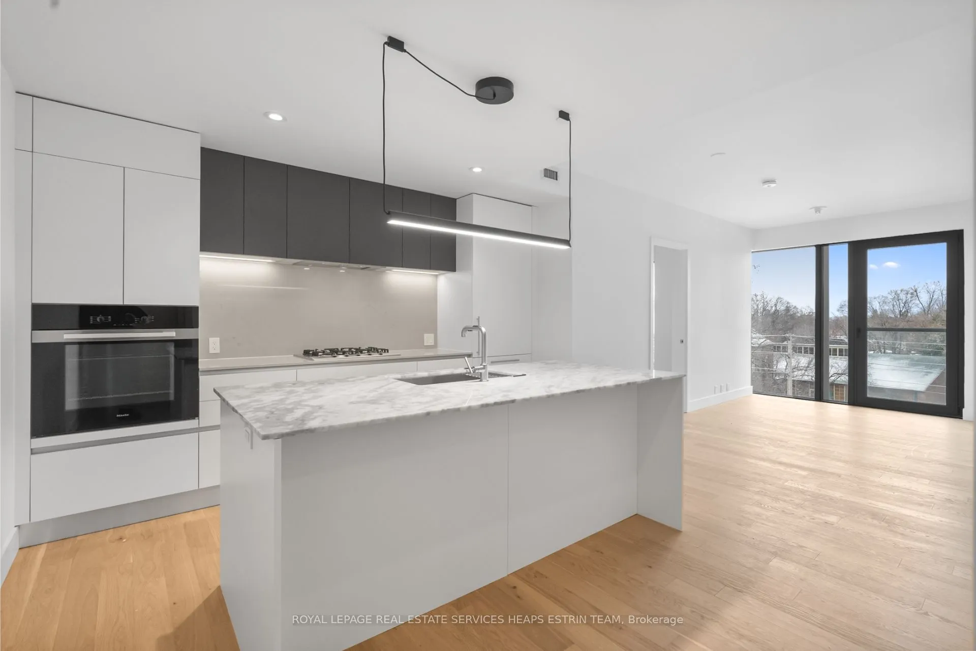 1414 Bayview Avenue, #409