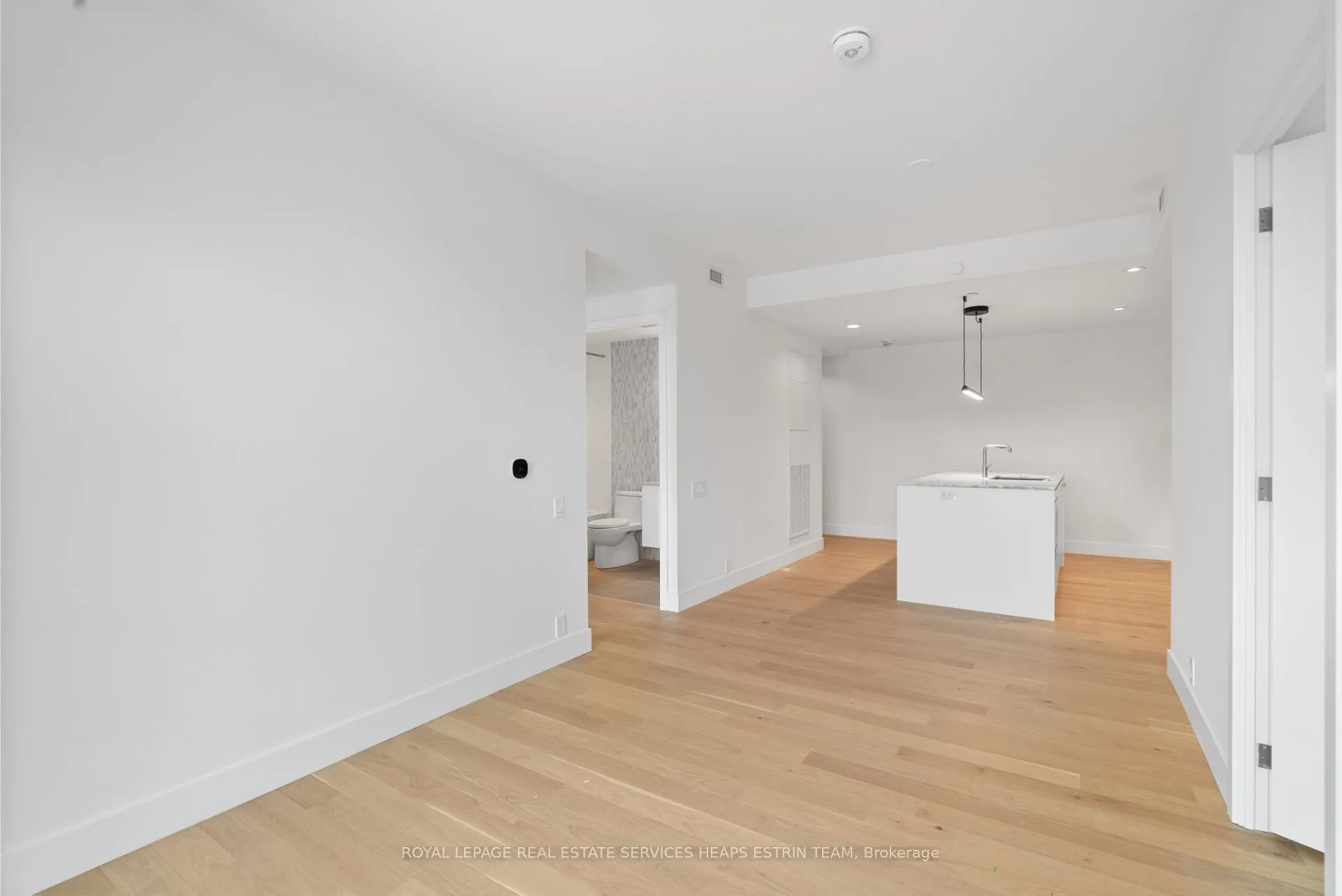 1414 Bayview Avenue, #409