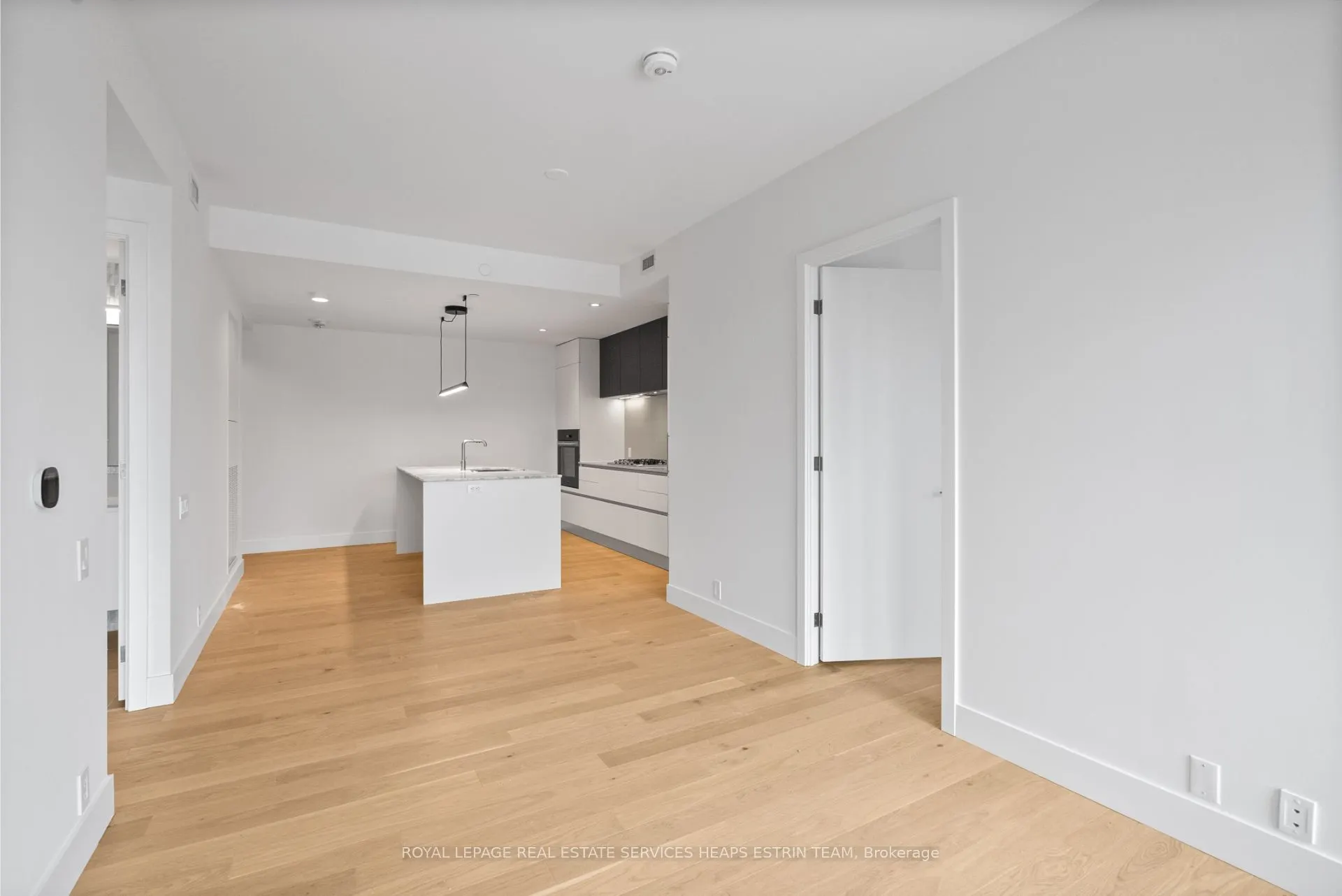 1414 Bayview Avenue, #409