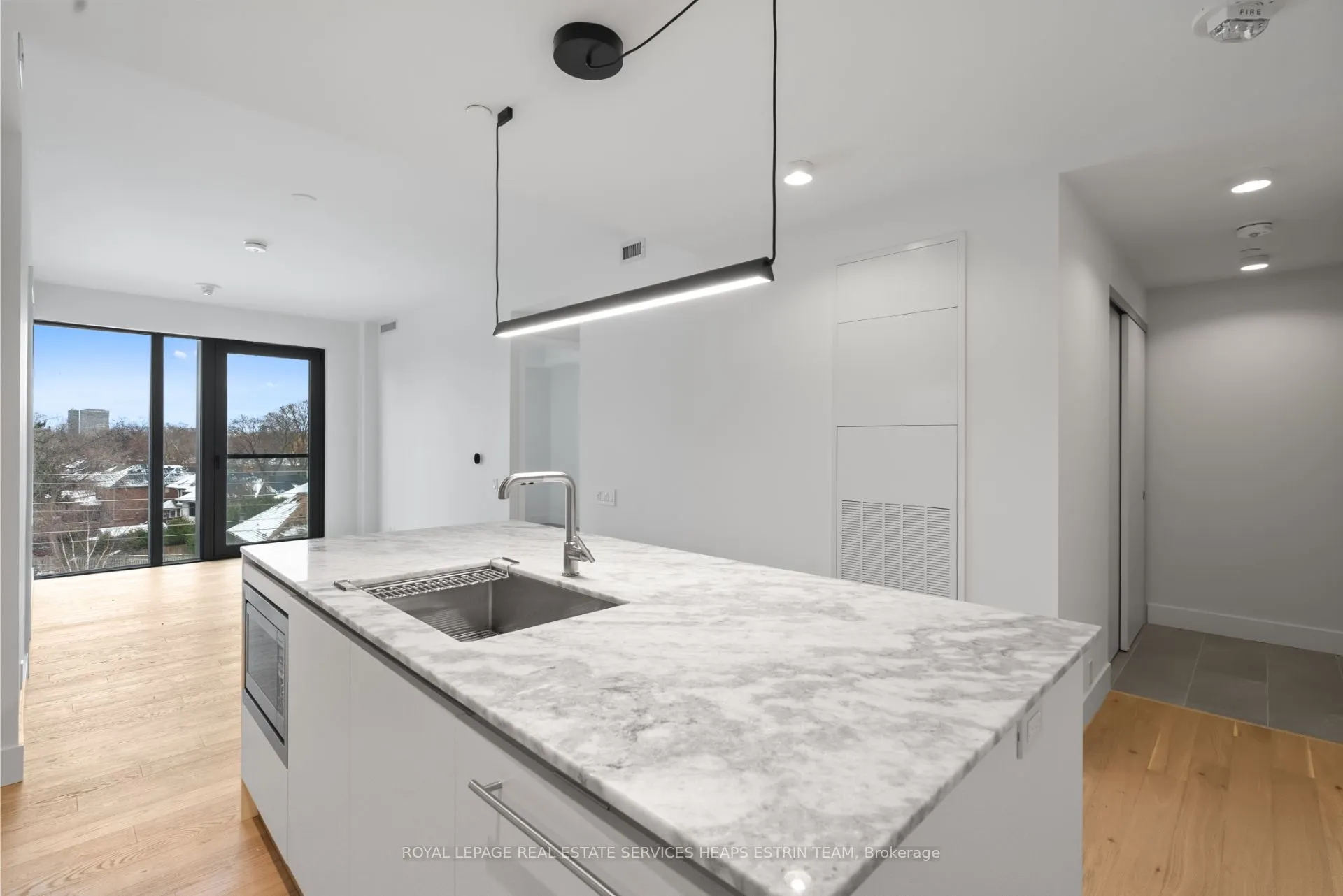1414 Bayview Avenue, #409