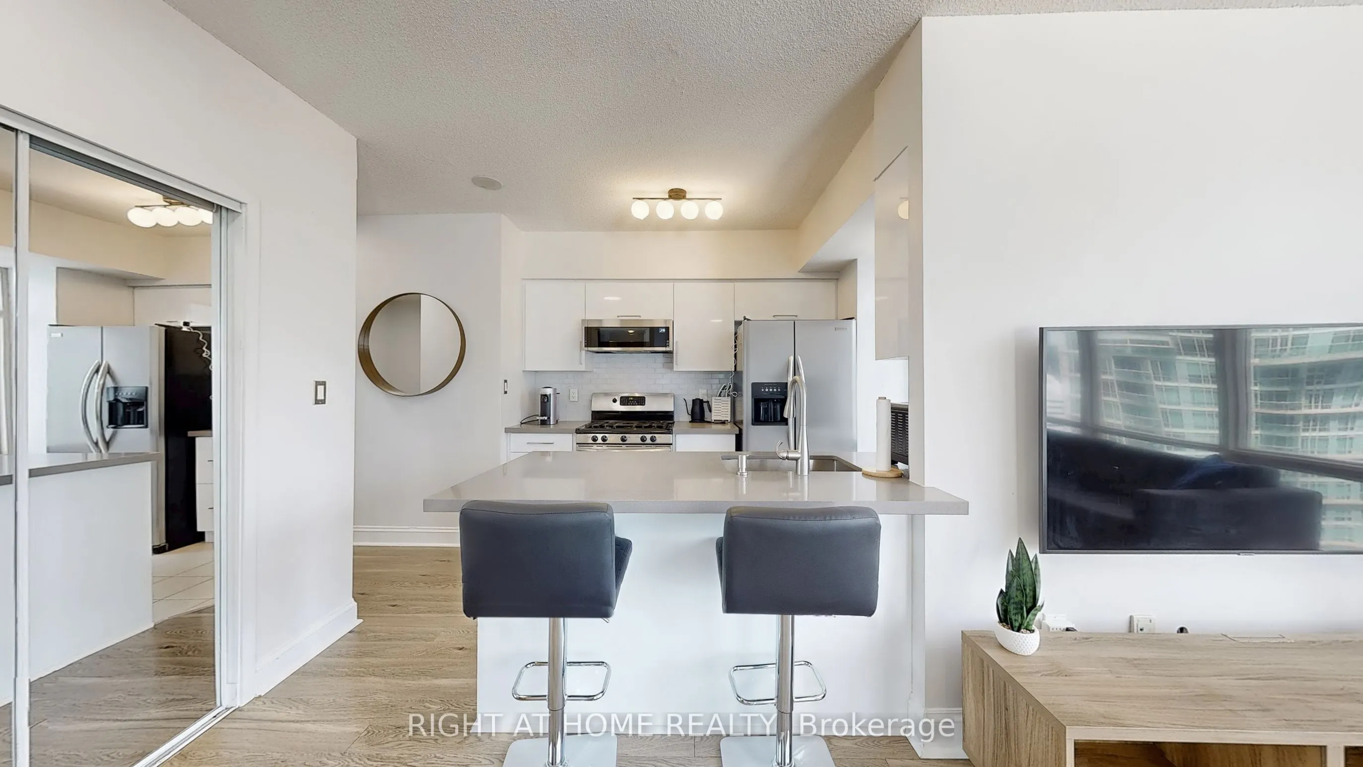 10 Navy Wharf Court, #3606