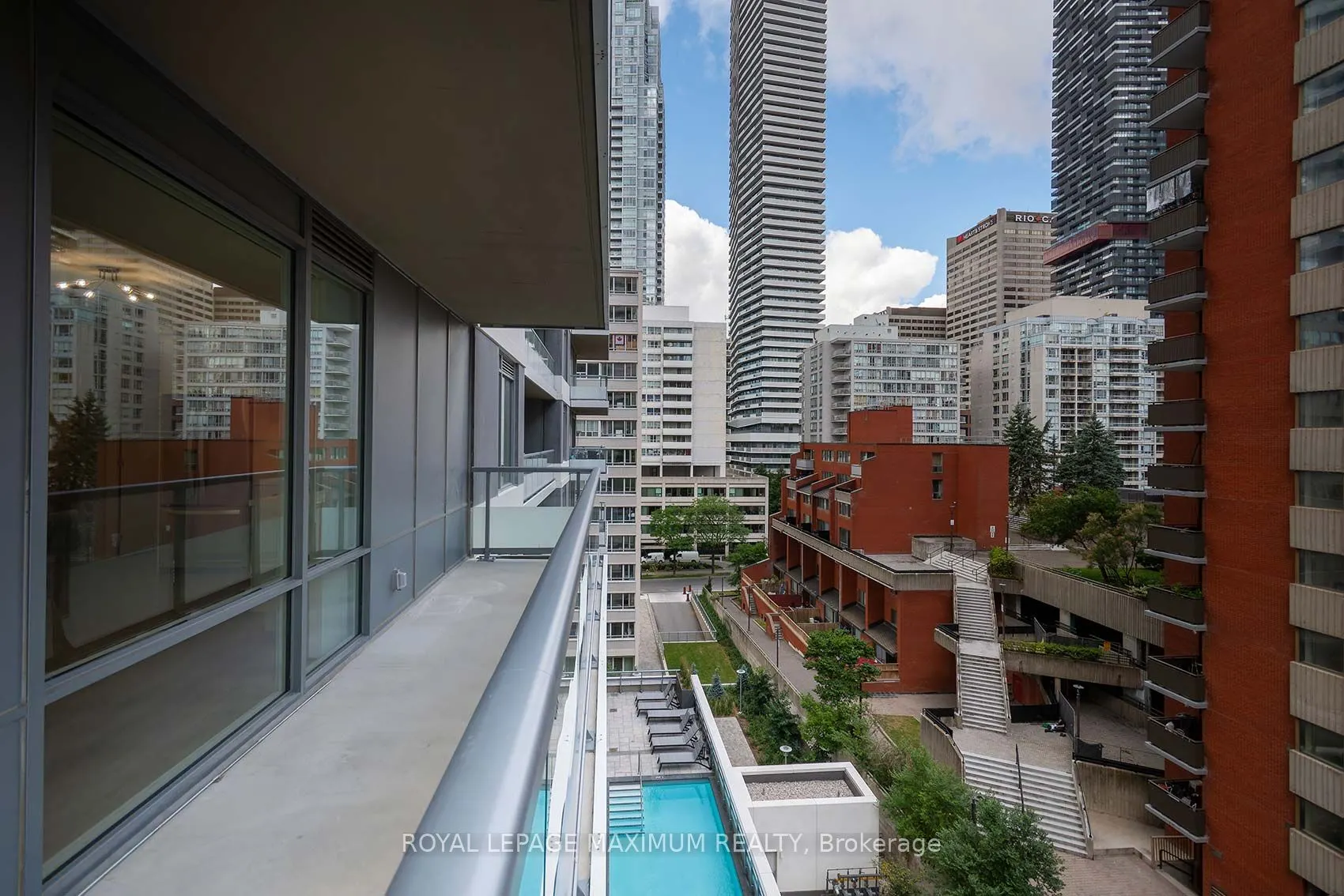 50 Dunfield Avenue, #719