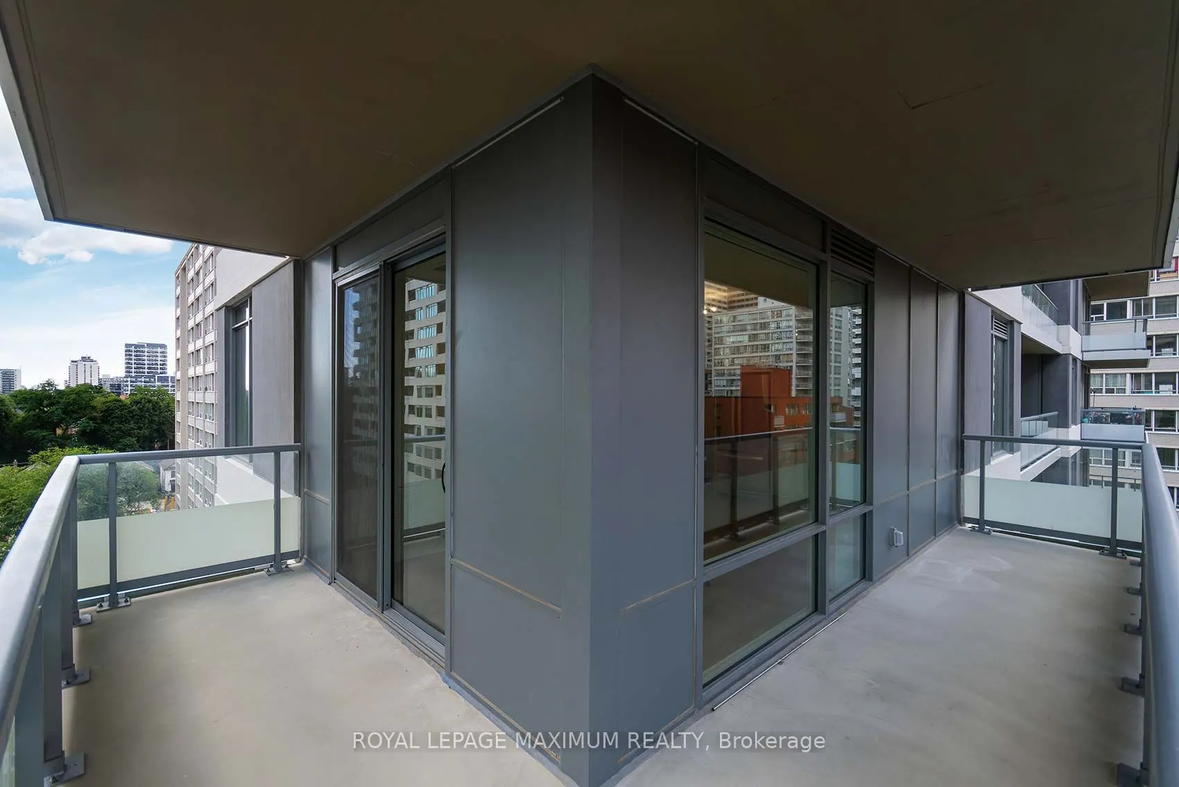 50 Dunfield Avenue, #719