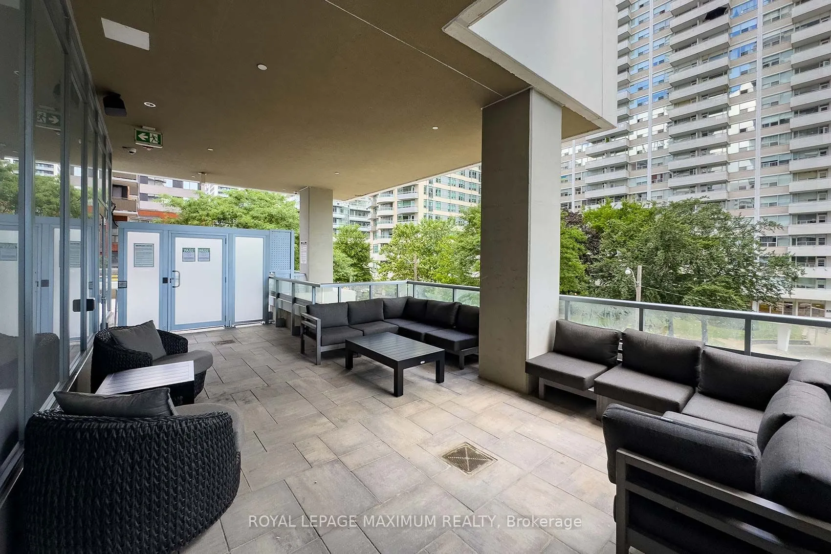 50 Dunfield Avenue, #719