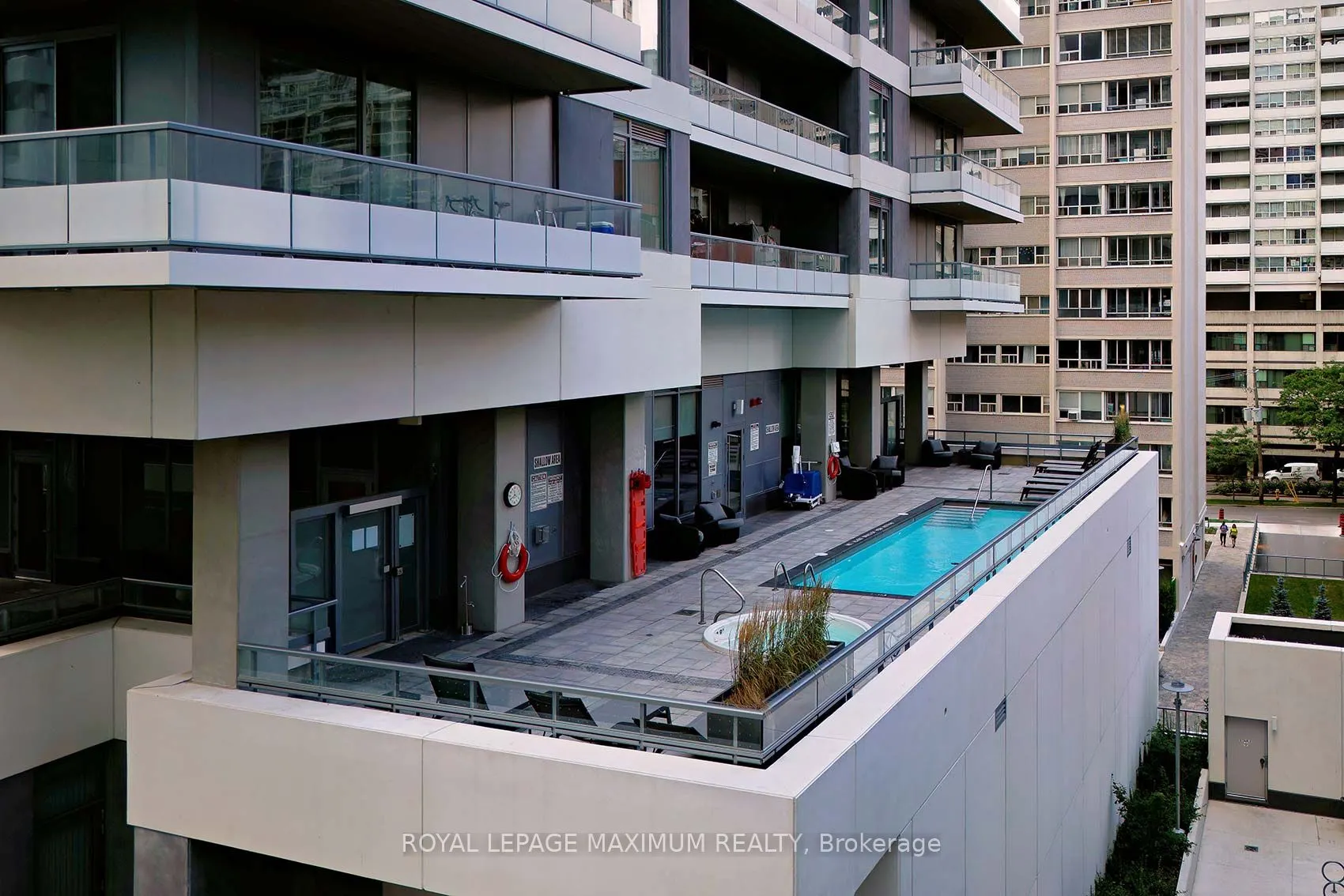 50 Dunfield Avenue, #719