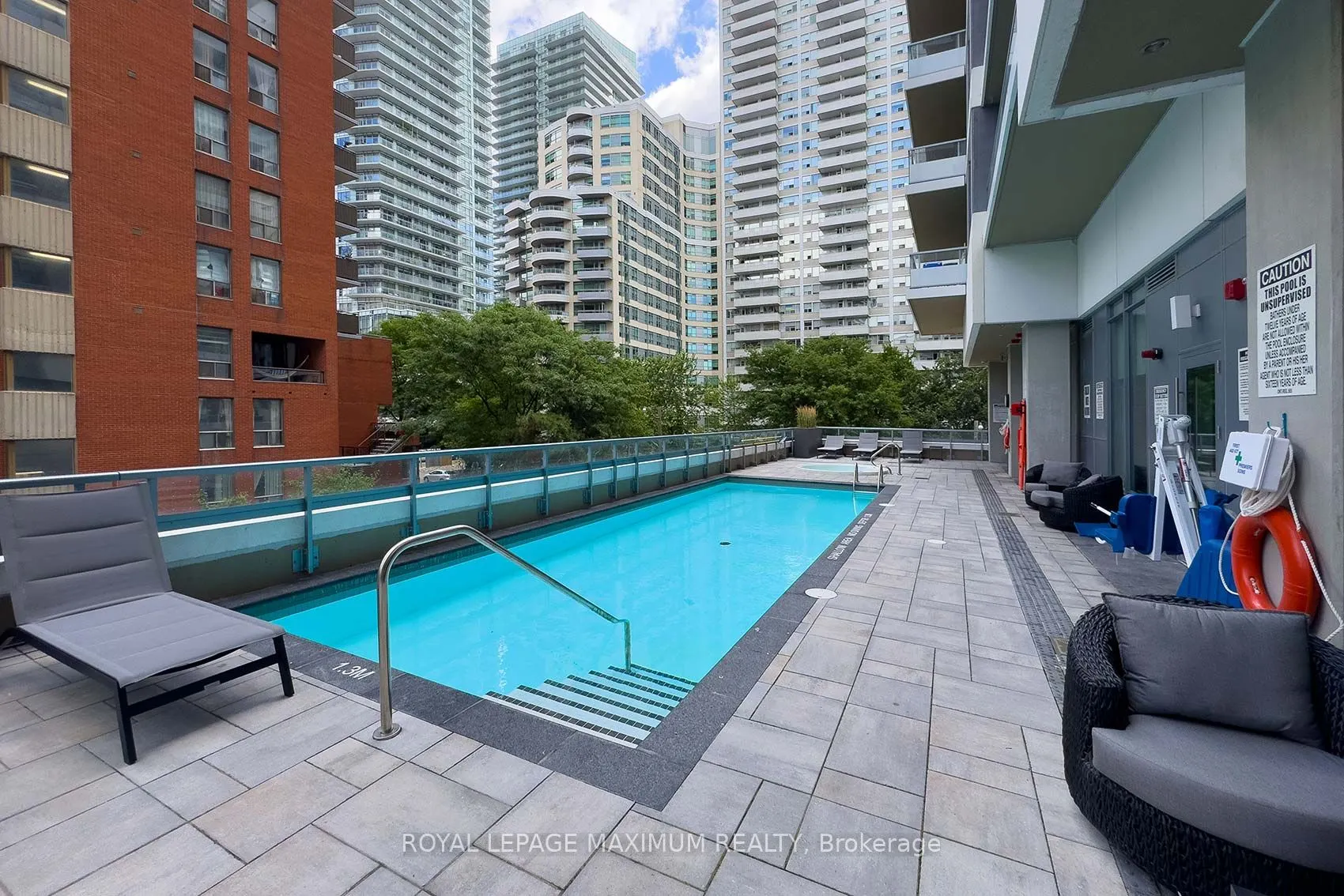 50 Dunfield Avenue, #719