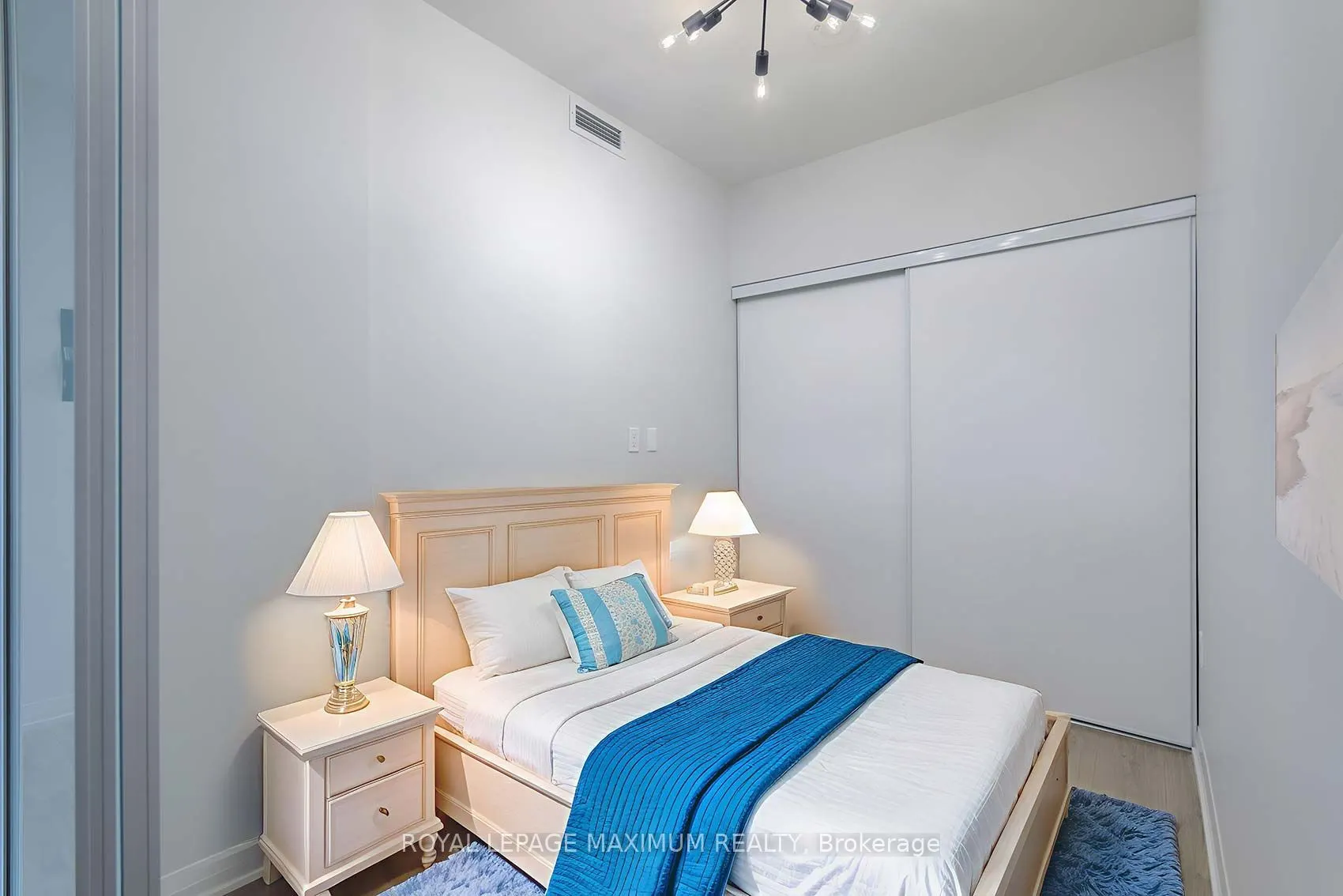 50 Dunfield Avenue, #719