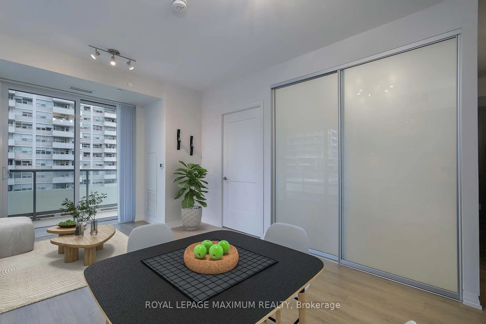 50 Dunfield Avenue, #719