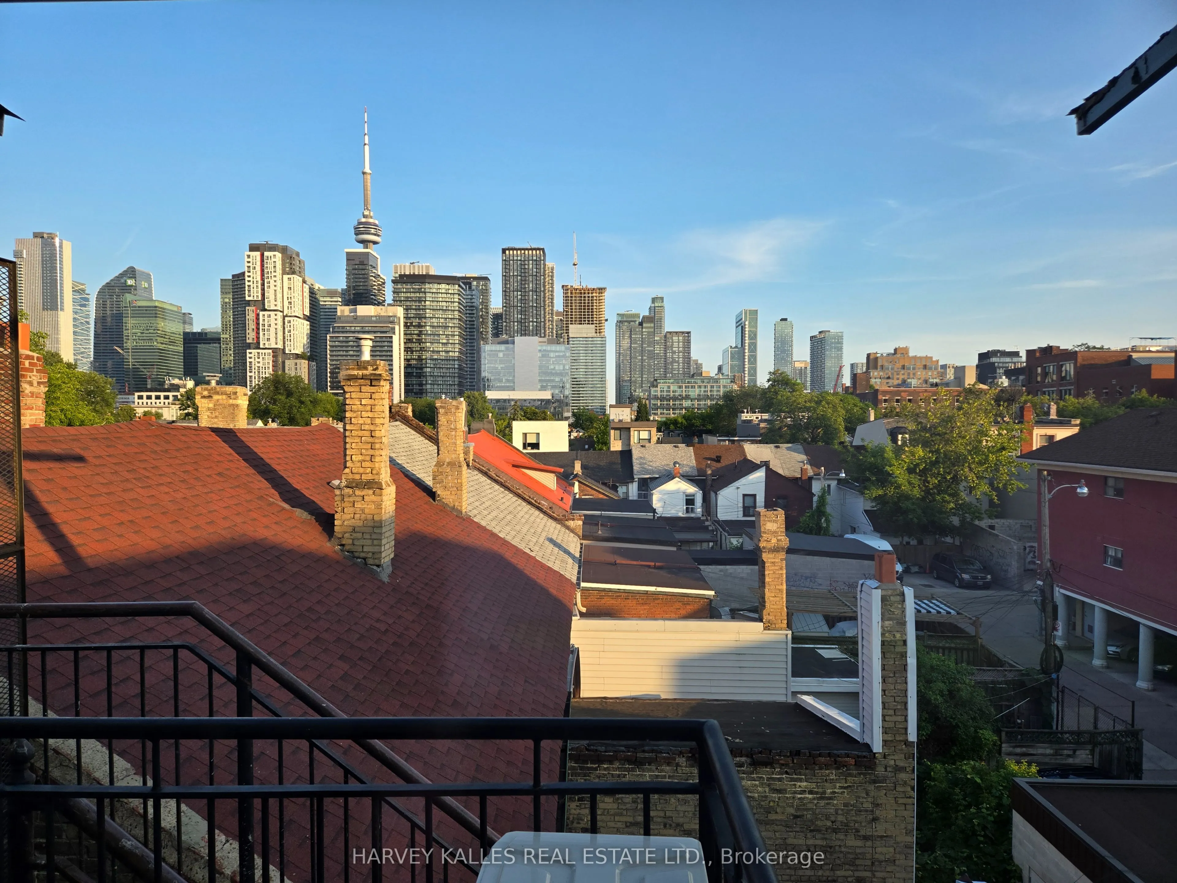 453 Dundas Street W, #3 & 4