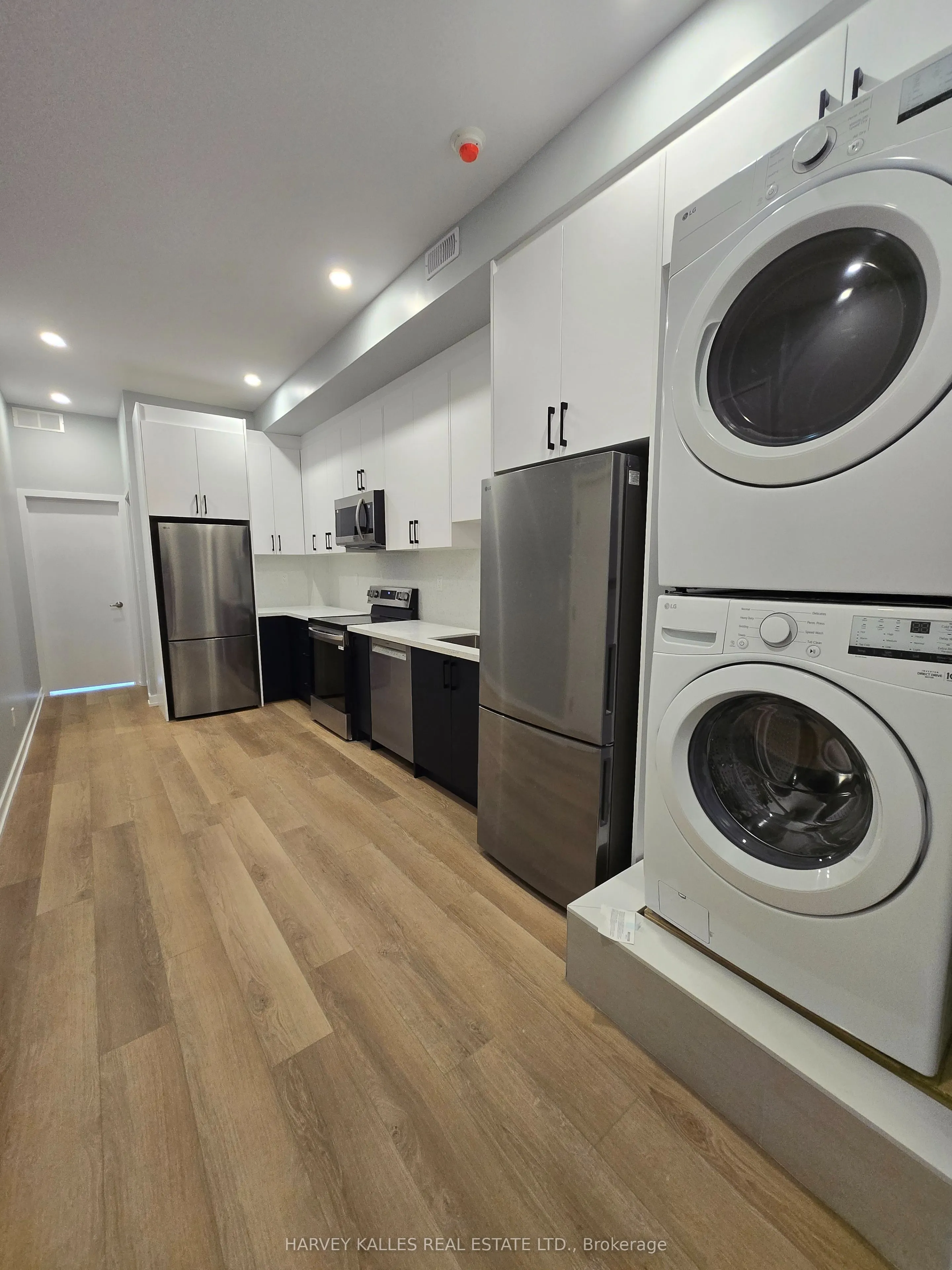 453 Dundas Street W, #3 & 4