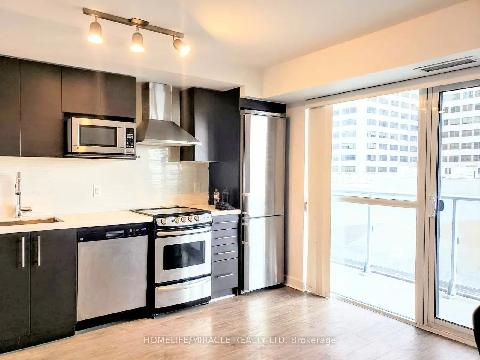 58 Orchard View Boulevard, #708