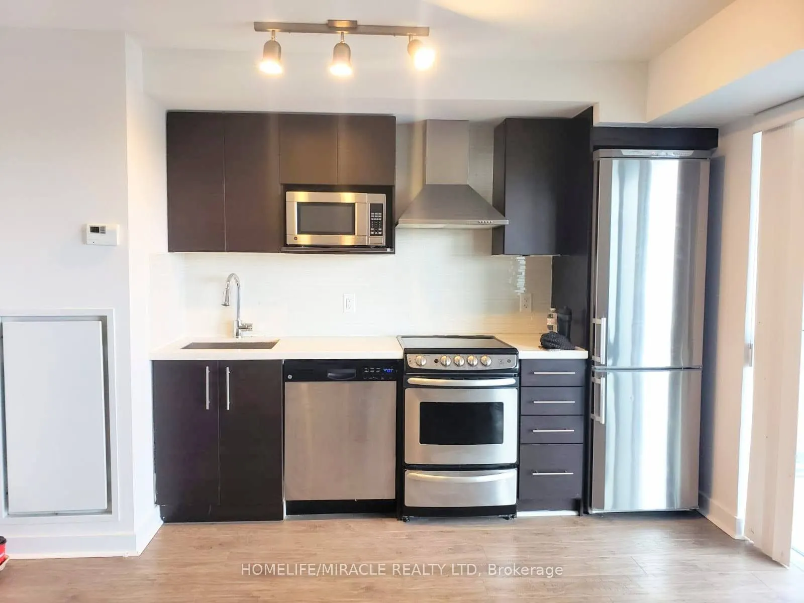 58 Orchard View Boulevard, #708
