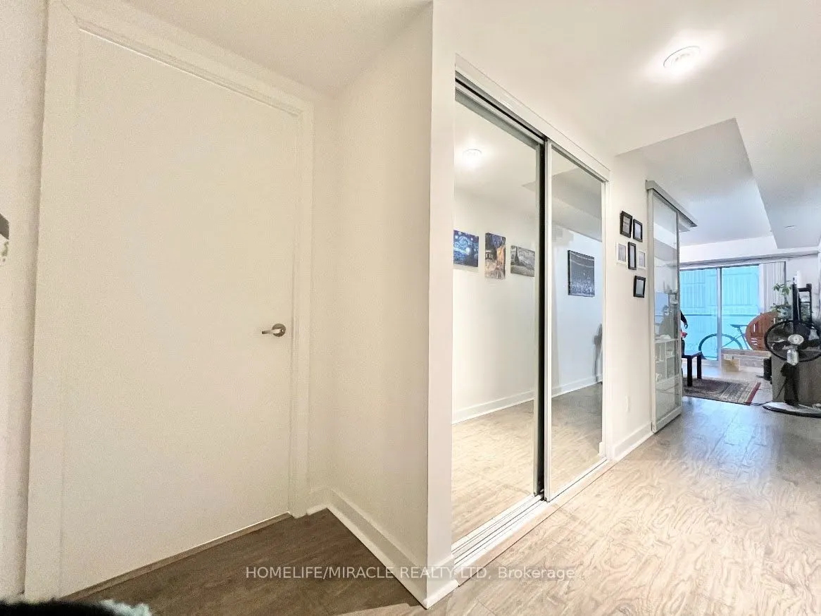 58 Orchard View Boulevard, #708