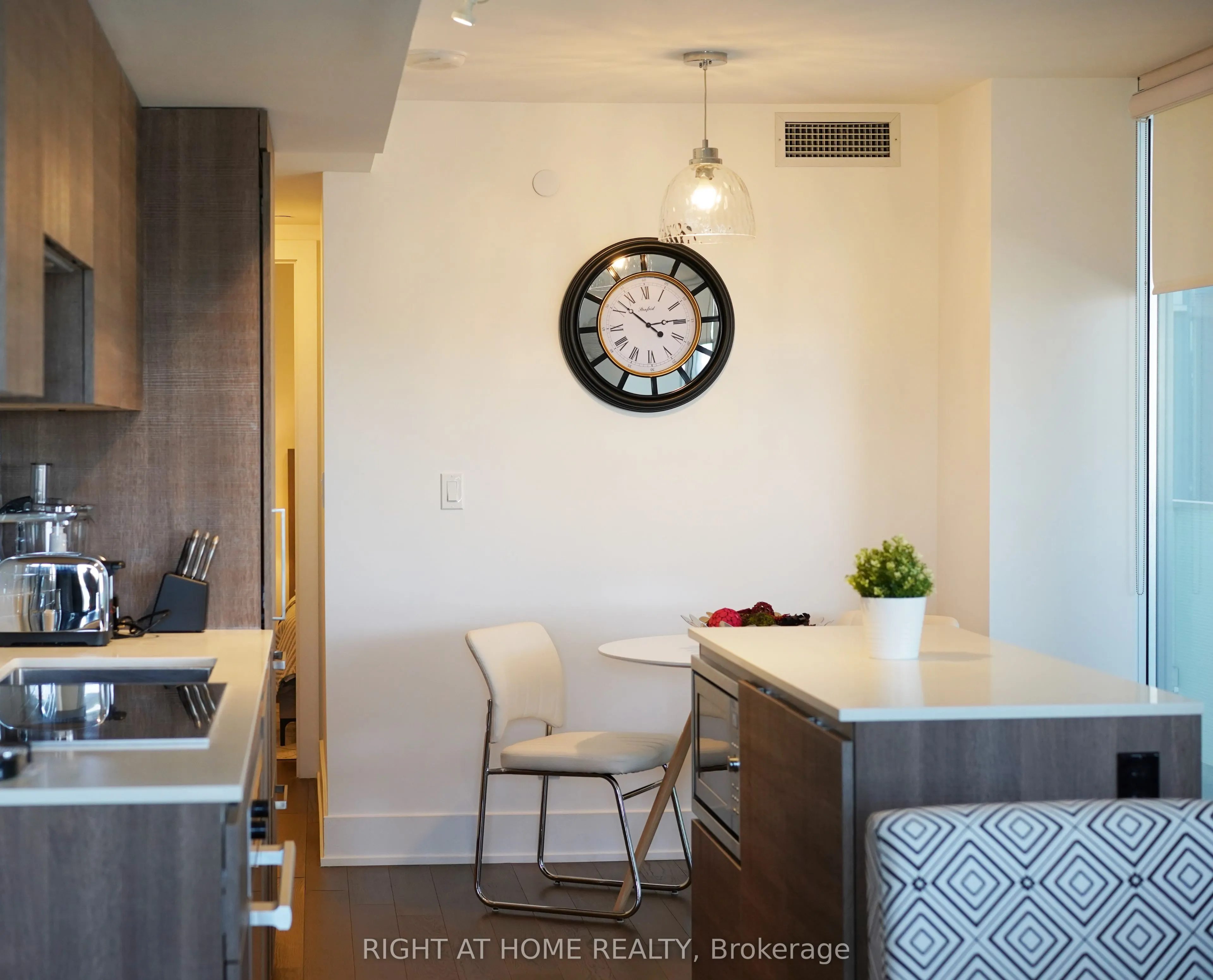 200 Bloor Street W, #1610