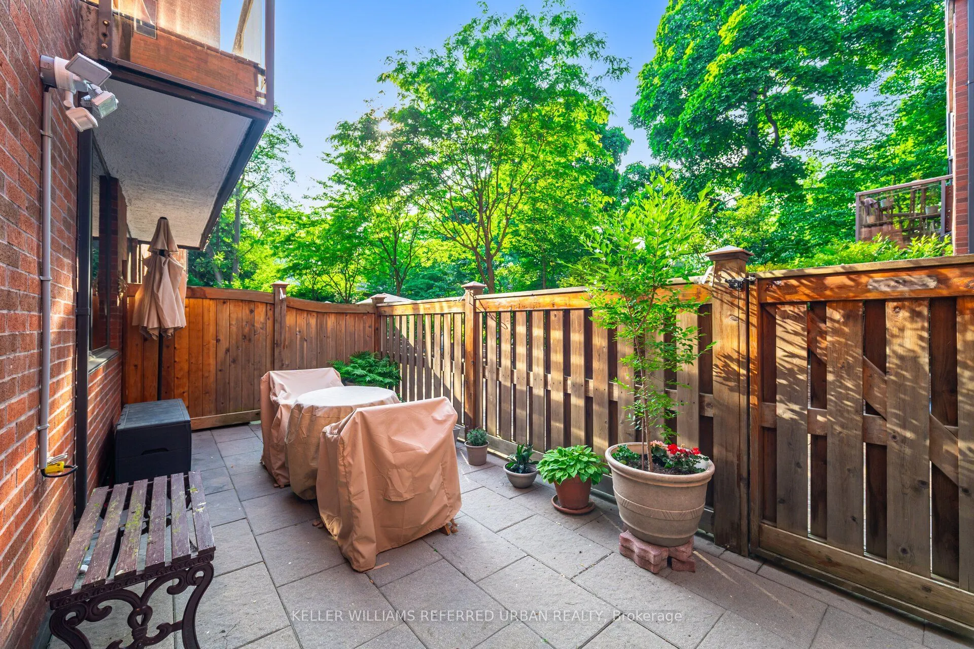 30 Glen Elm Avenue E, #109/209