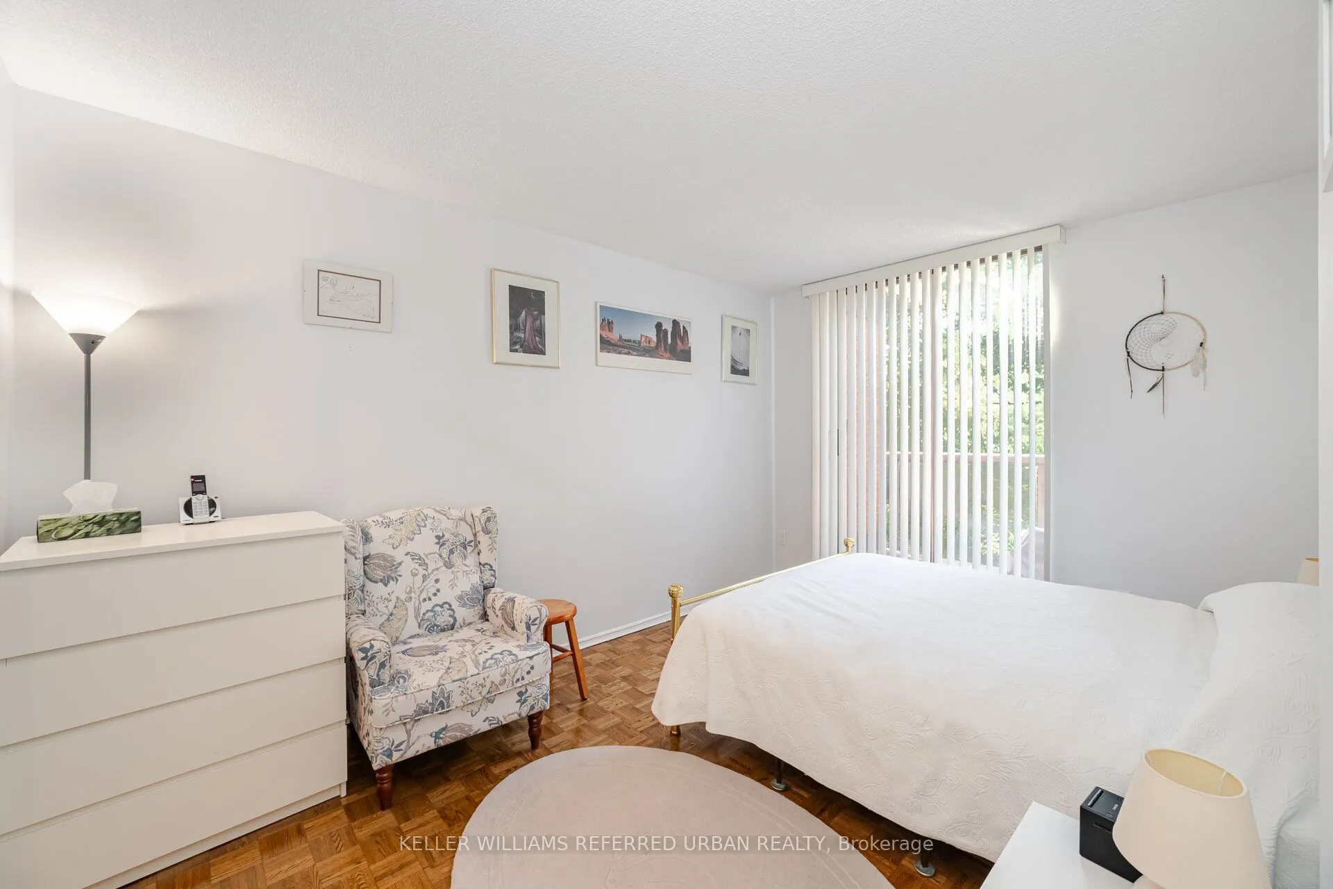 30 Glen Elm Avenue E, #109/209