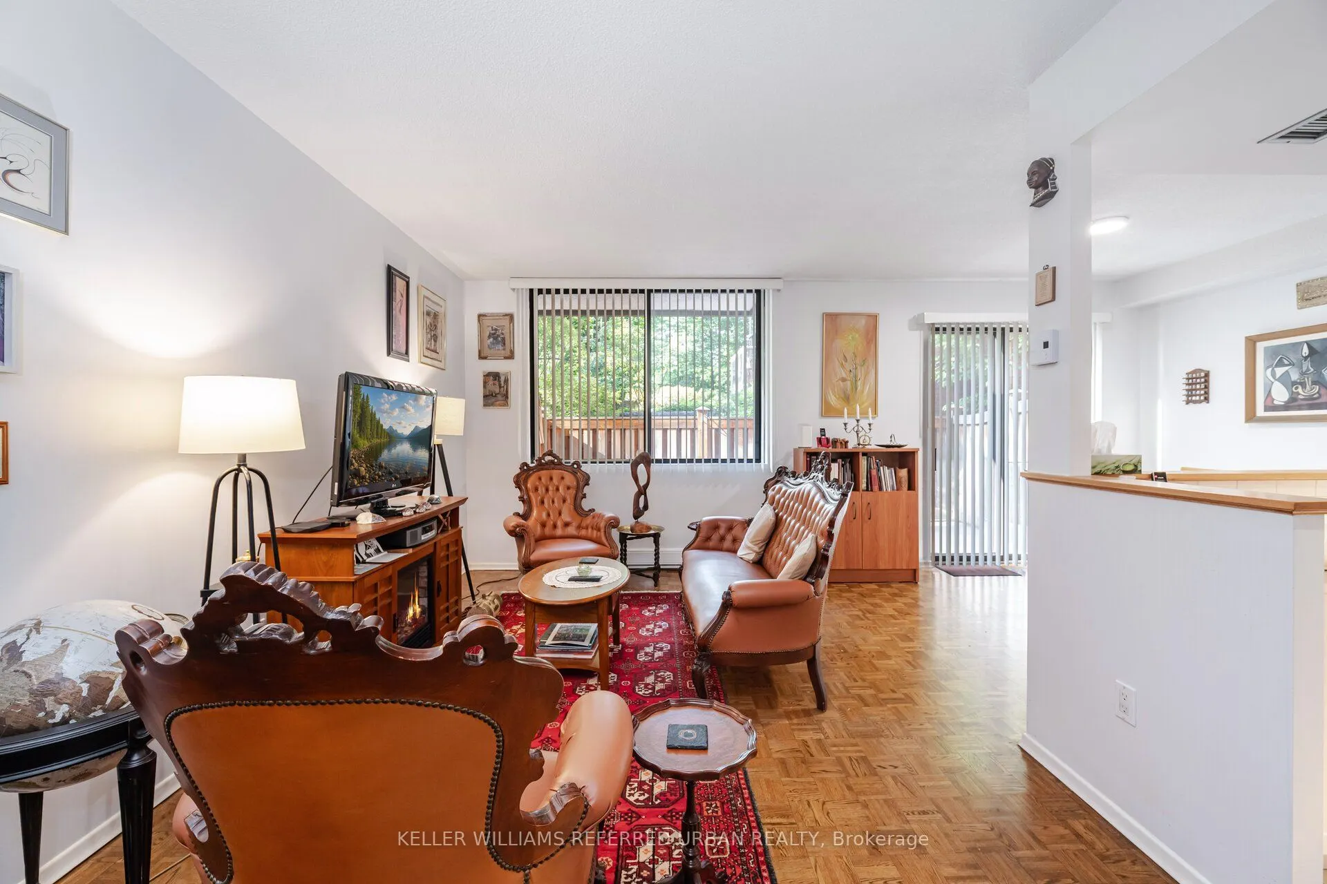 30 Glen Elm Avenue E, #109/209