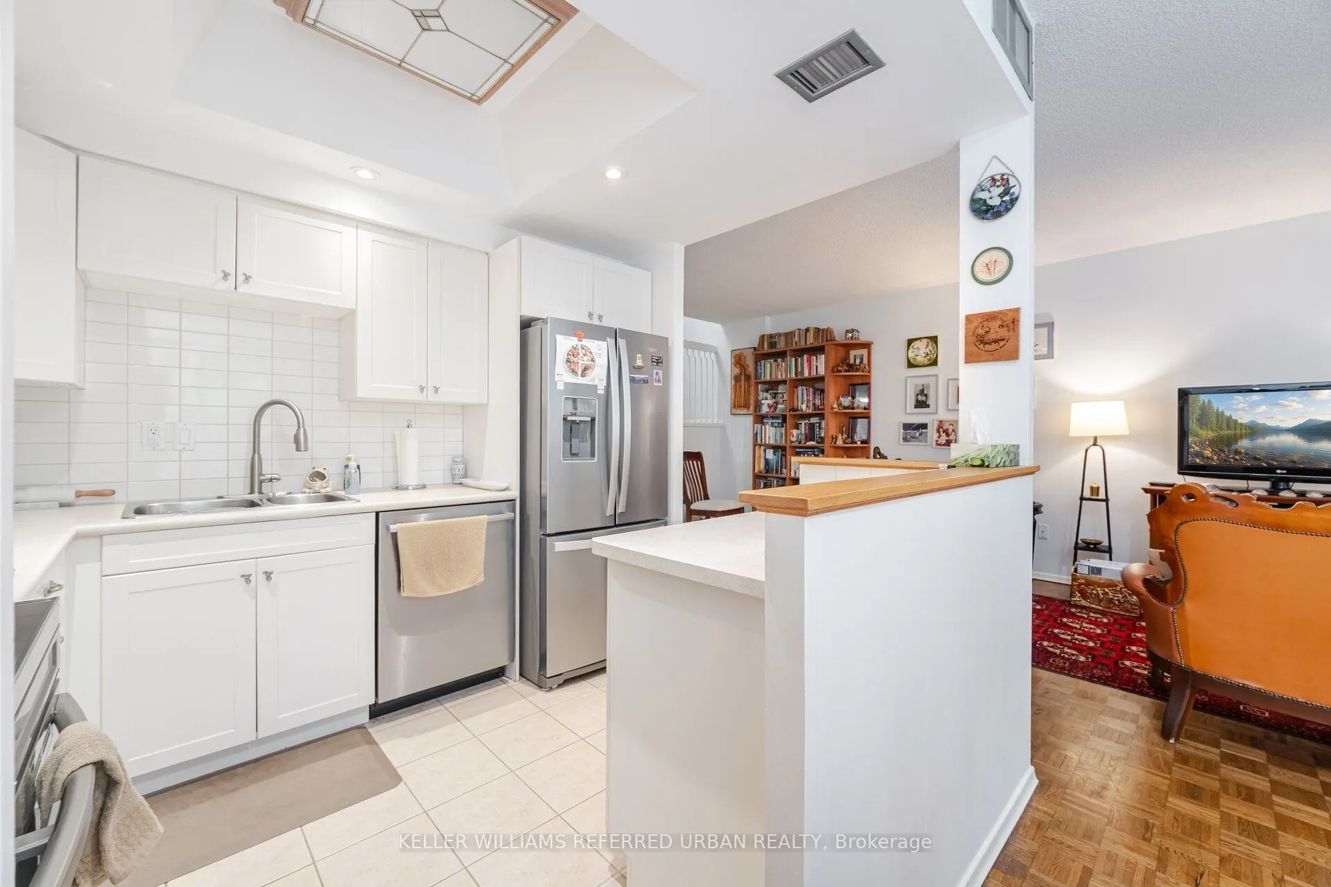 30 Glen Elm Avenue E, #109/209
