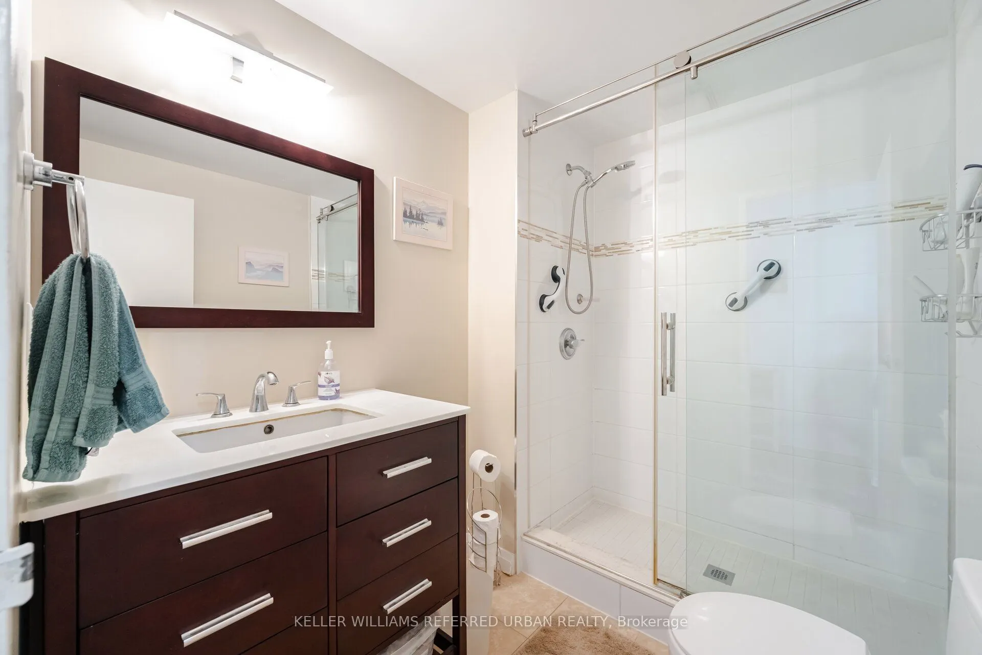 30 Glen Elm Avenue E, #109/209
