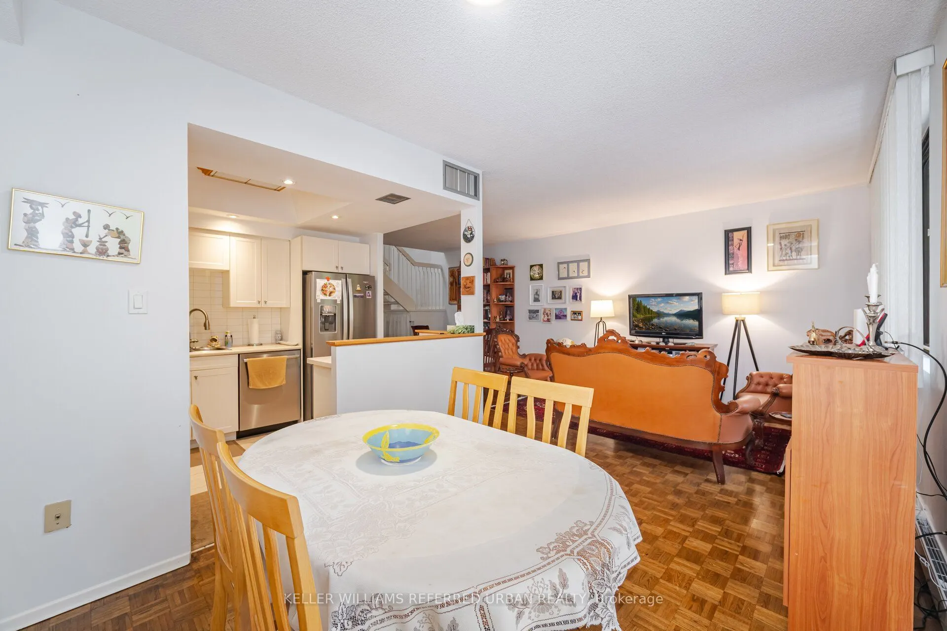 30 Glen Elm Avenue E, #109/209