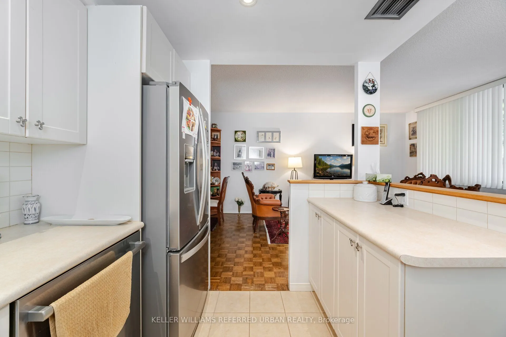 30 Glen Elm Avenue E, #109/209