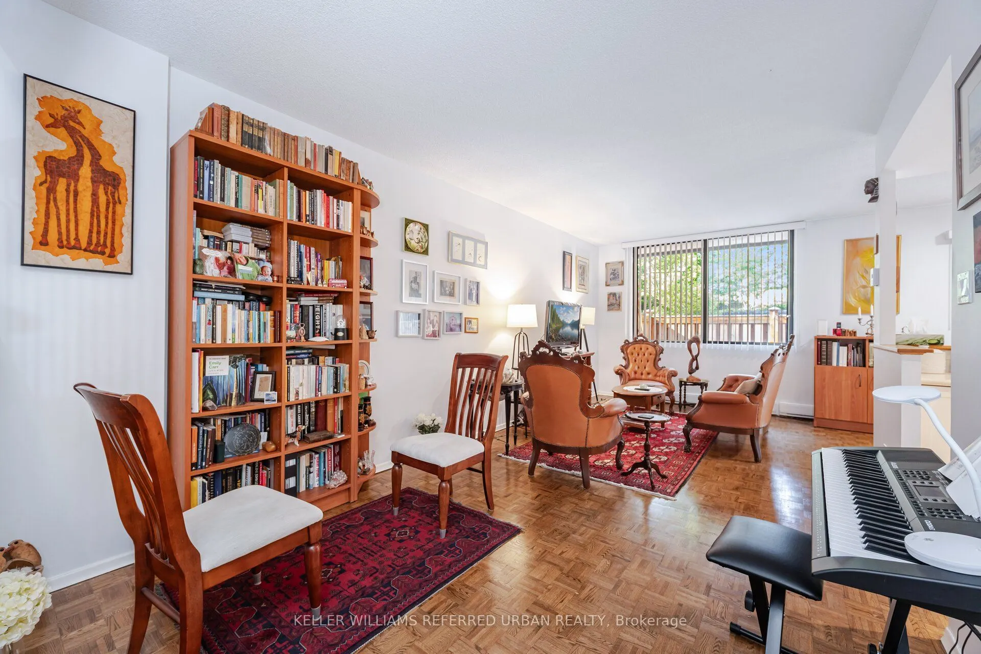 30 Glen Elm Avenue E, #109/209