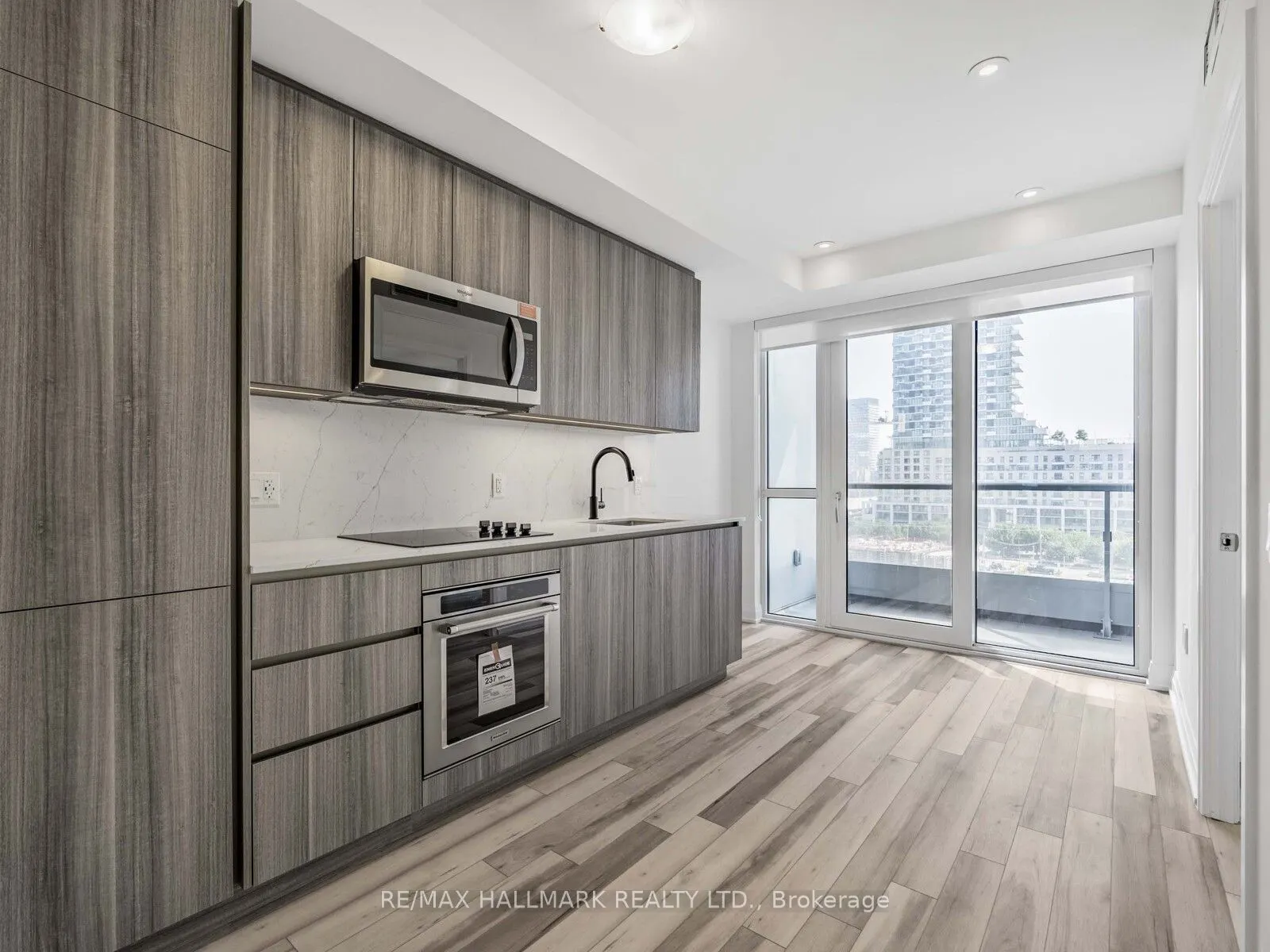 15 Richardson Street, #713