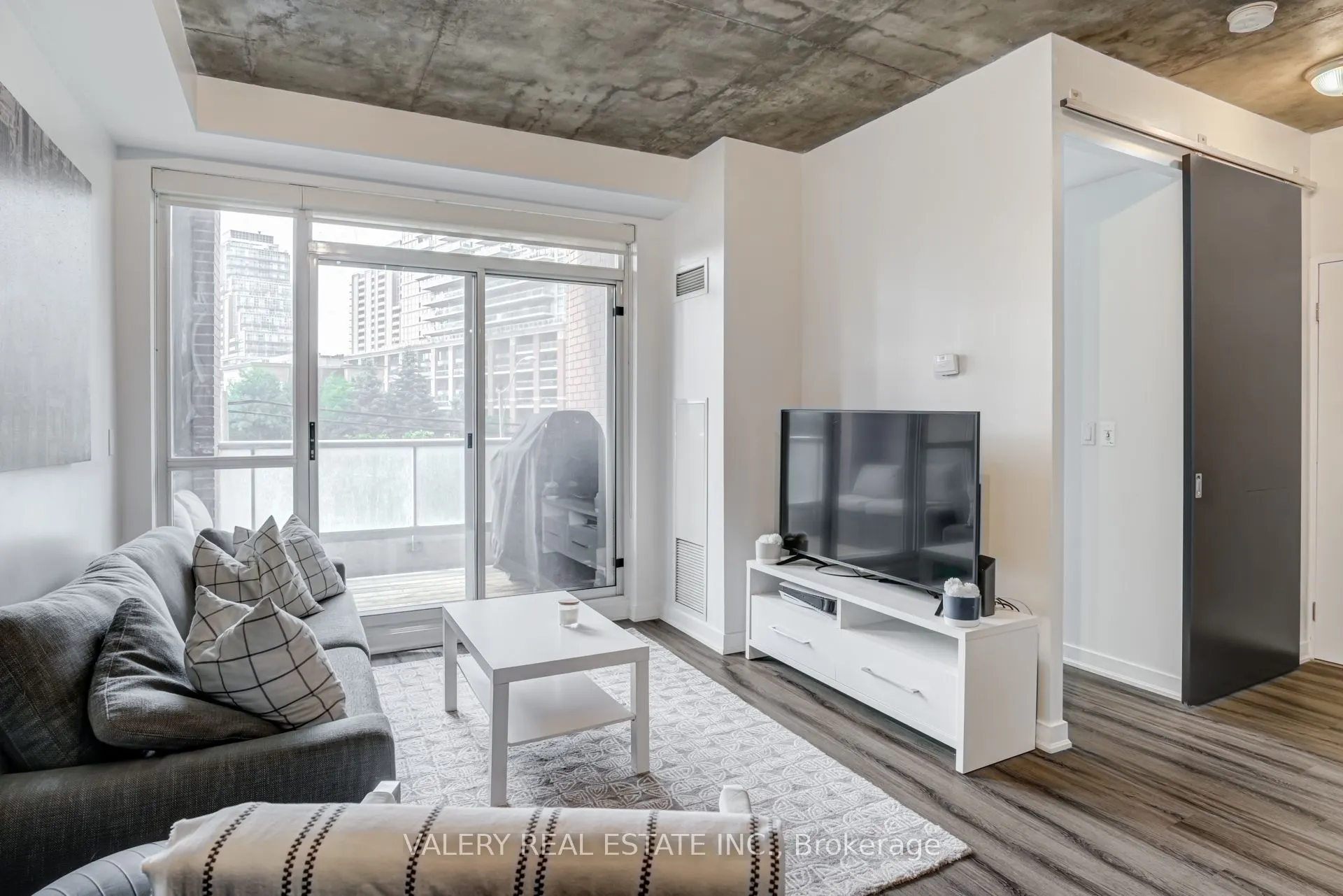 1 Shaw Street, #315