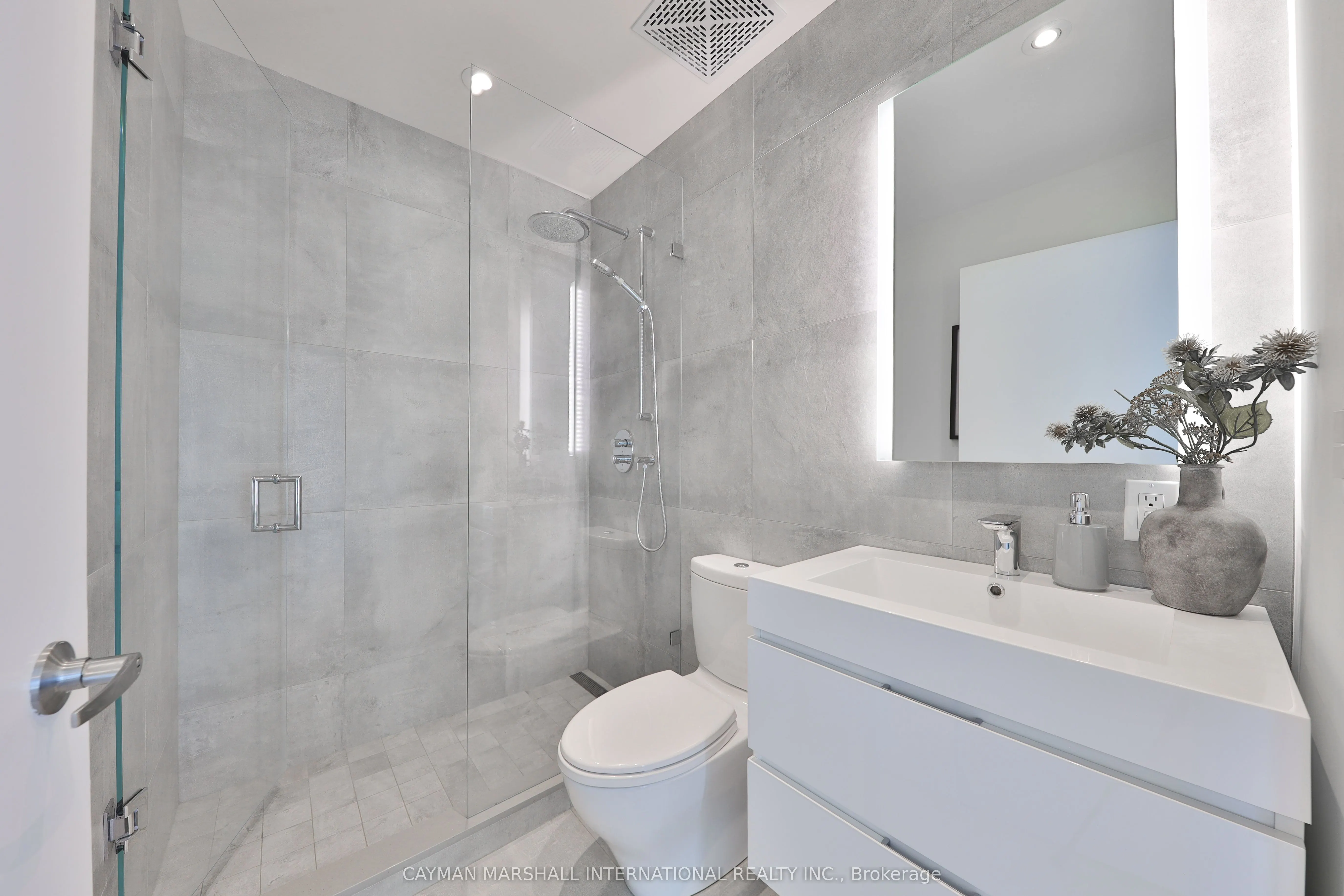 637 Lake Shore Boulevard W, #627