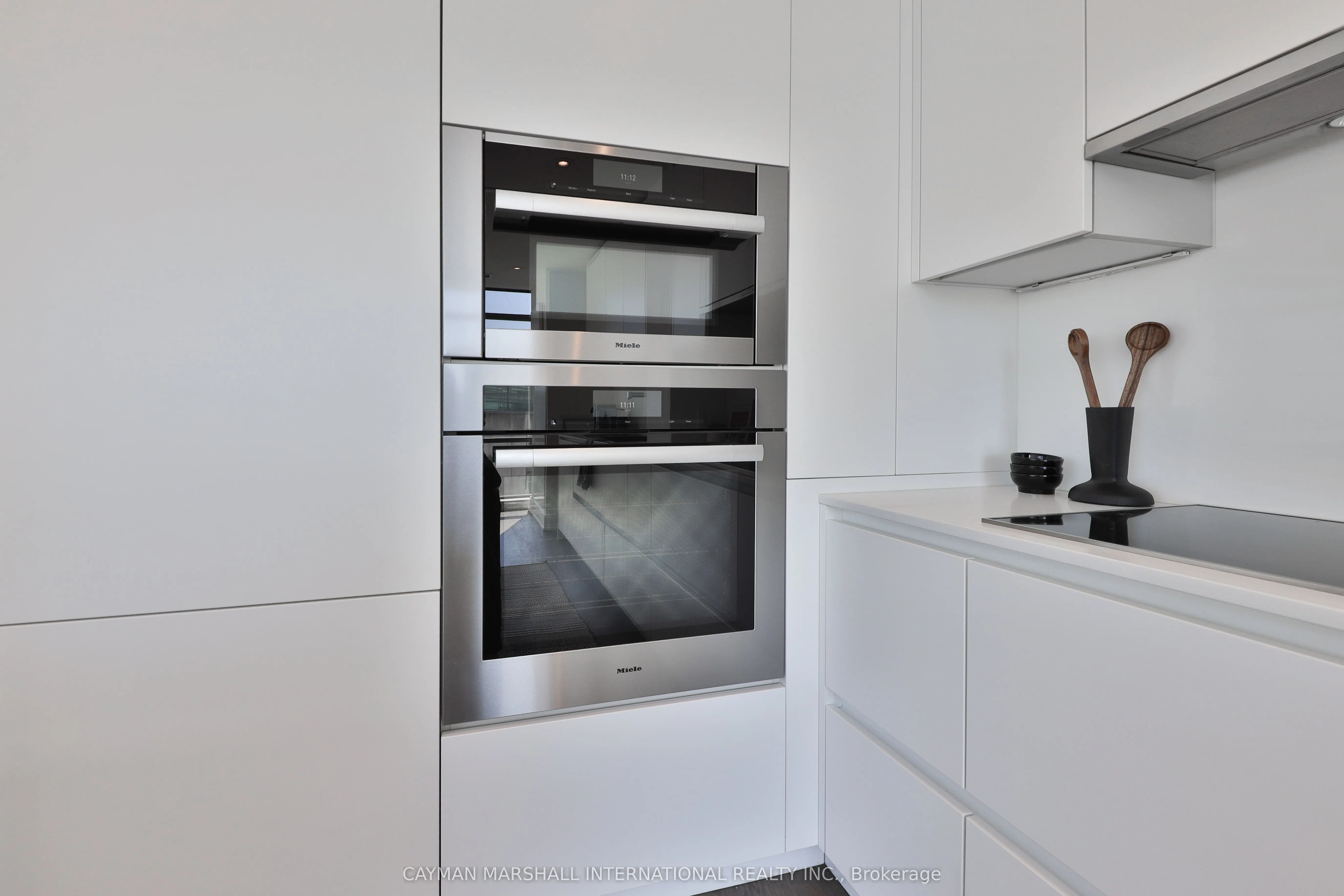637 Lake Shore Boulevard W, #627