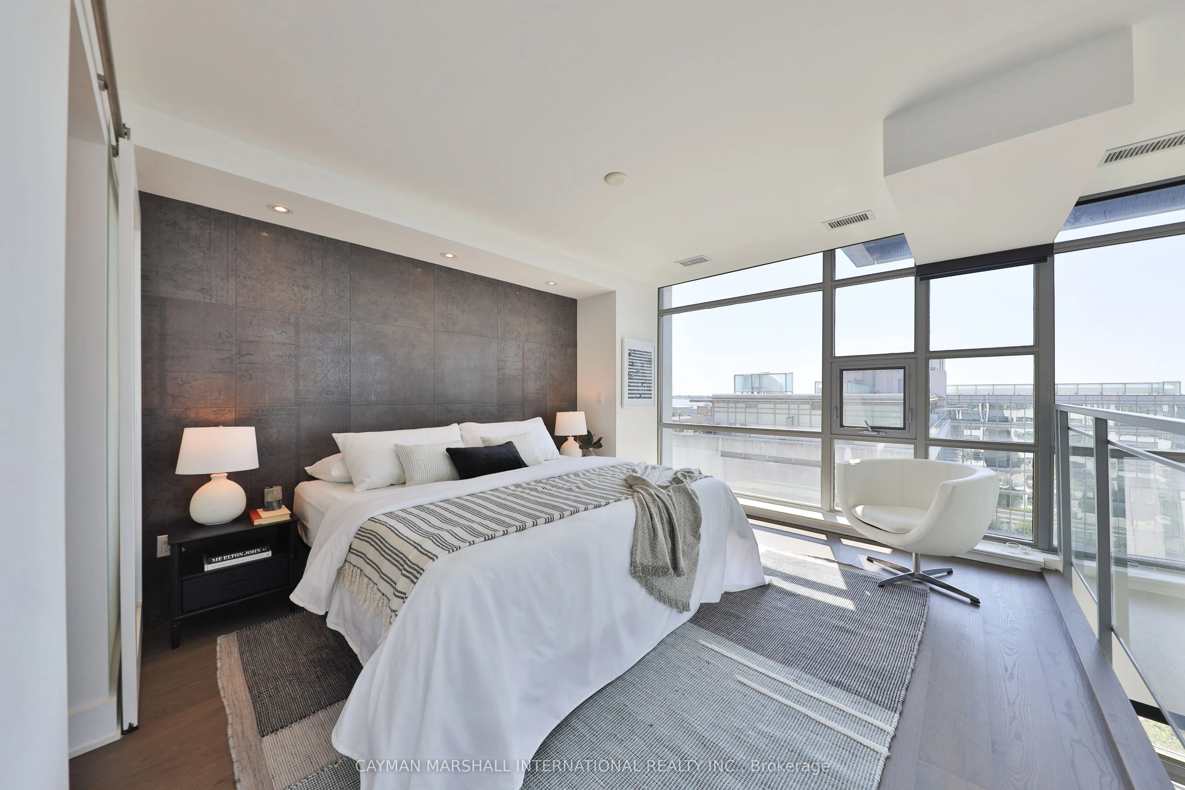 637 Lake Shore Boulevard W, #627